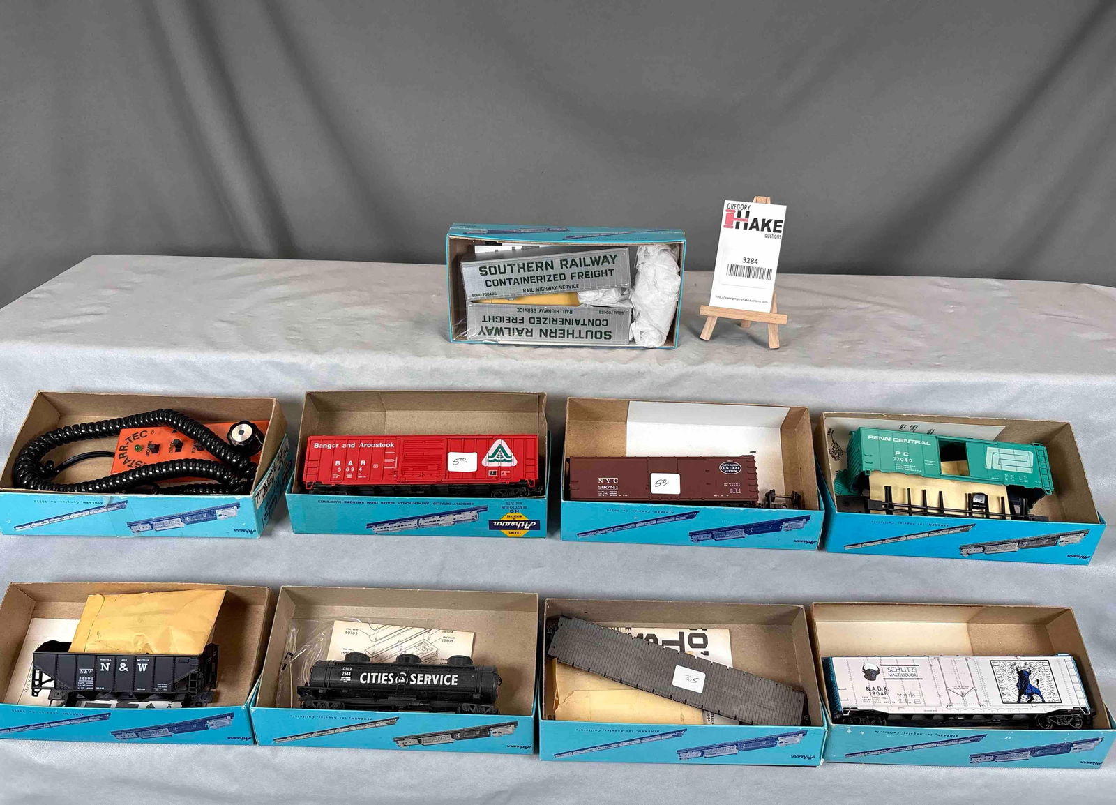 Group of 9 Athearn Model Trains w/boxes (1 of 5)