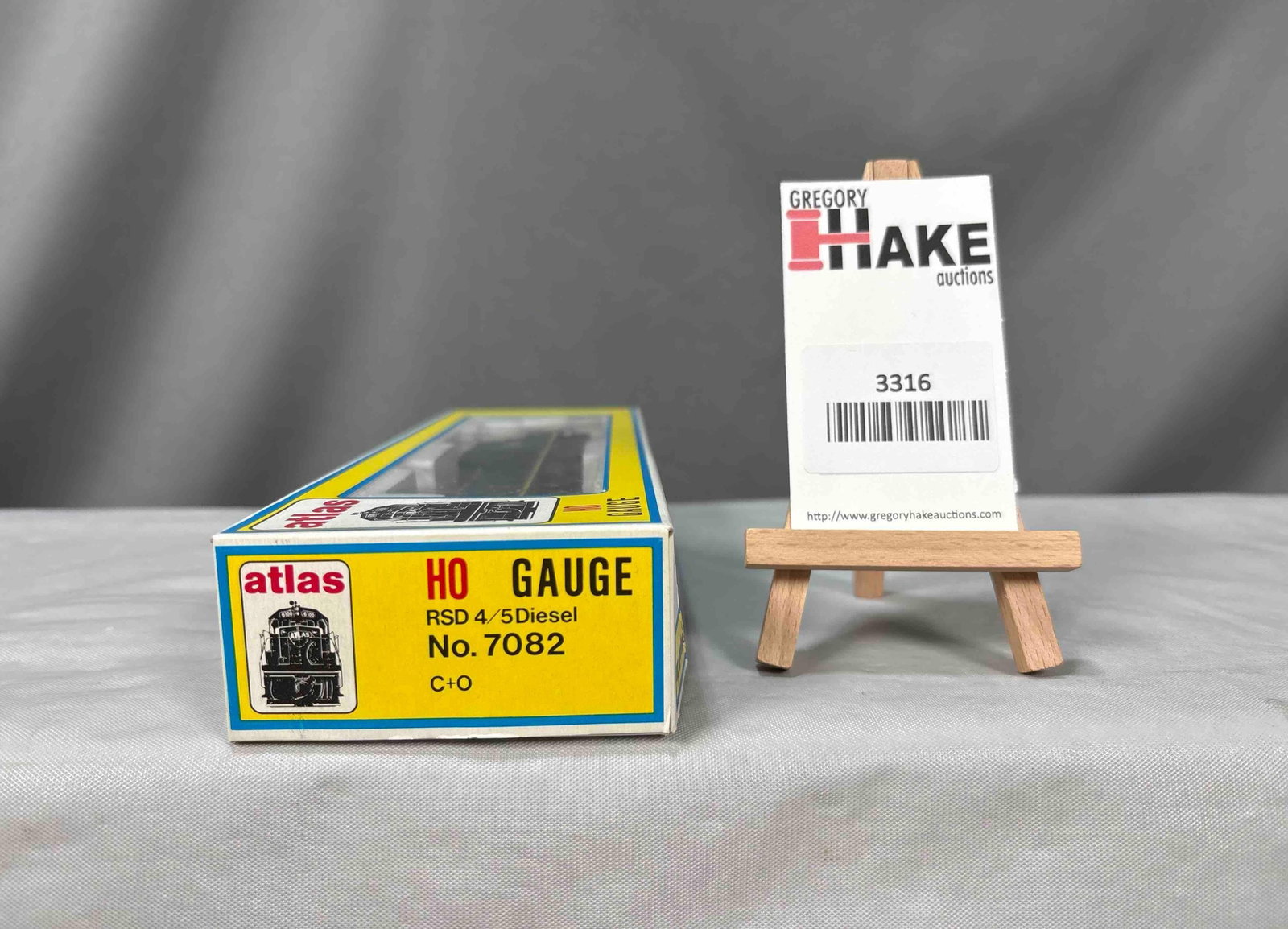 Atlas RSD4/5 Diesel No 7082 Chesapeake & Ohio: Atlas RSD4/5 Diesel No 7082 Chesapeake & Ohio w.OB. See photos for details. Size 11x3x1