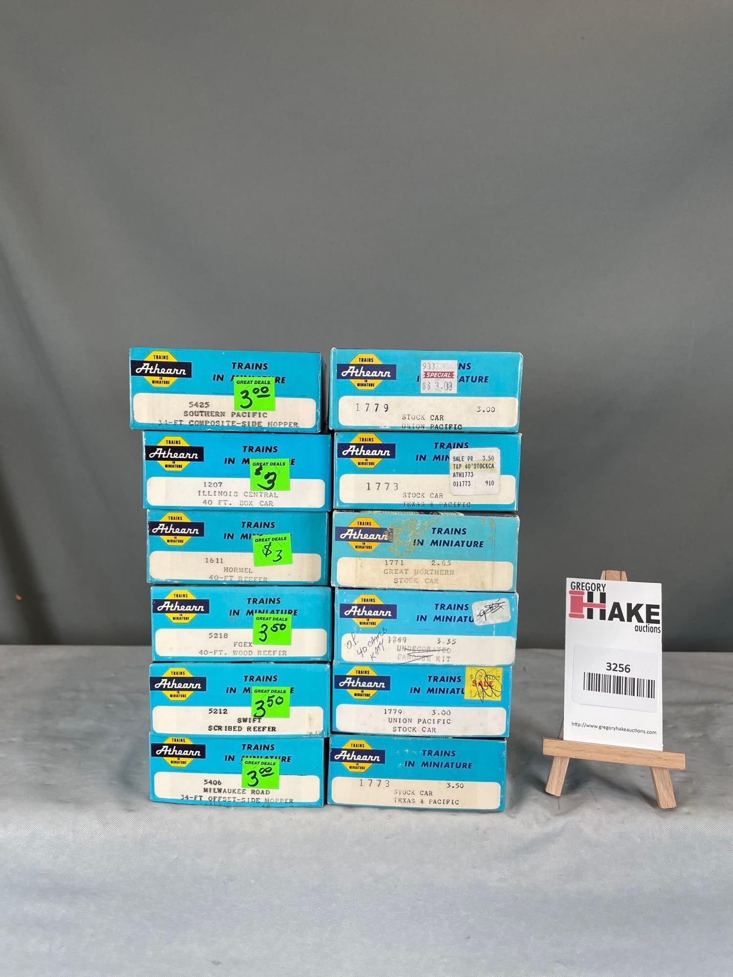 Group of 12 Assorted Athearn Trains in Miniature (1 of 6)