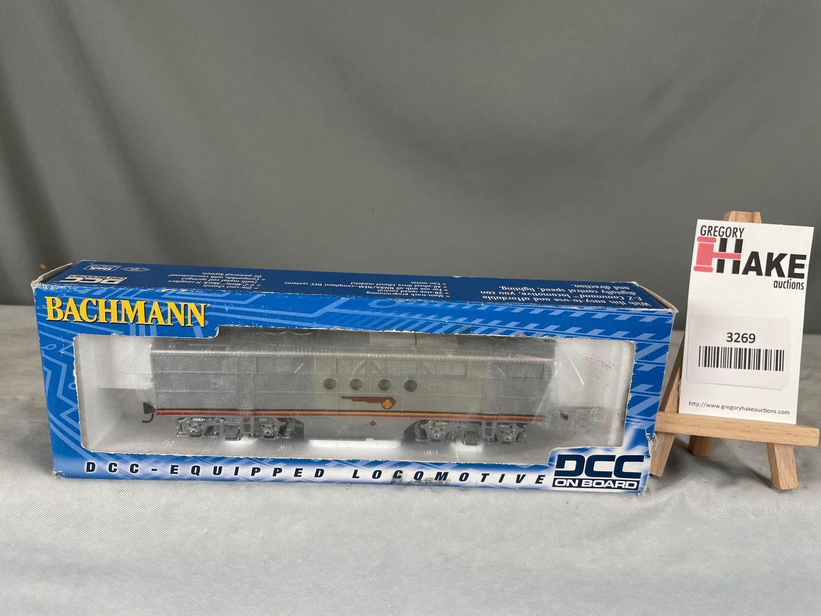 Bachmann No. 60202 Santa Fe B Unit Locomotive (1 of 2)
