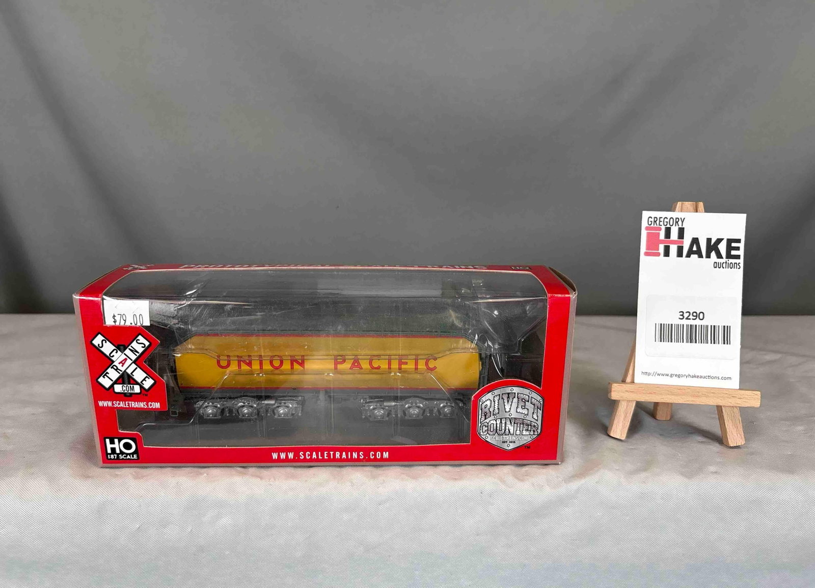 Scale Trains Union Pacific 24C Fuel Tender: Scale Trains Union Pacific 24C Fuel Tender w/box. See photos for details. Size 9x4x2