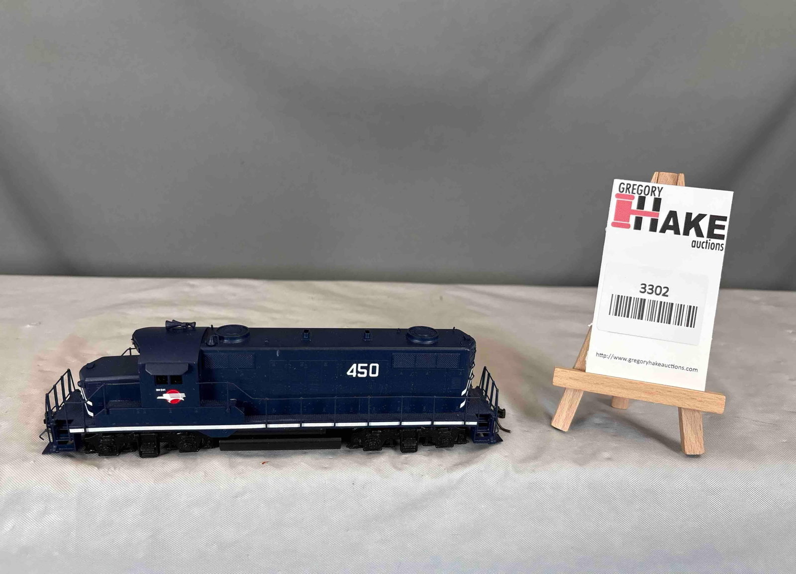 Hallmark Models MoPac GP-18 Brass Diesel Locomotive: Hallmark Models Mo Pac Gp-18 brass diesel locomotive. See photos for details. Size 10x4x2