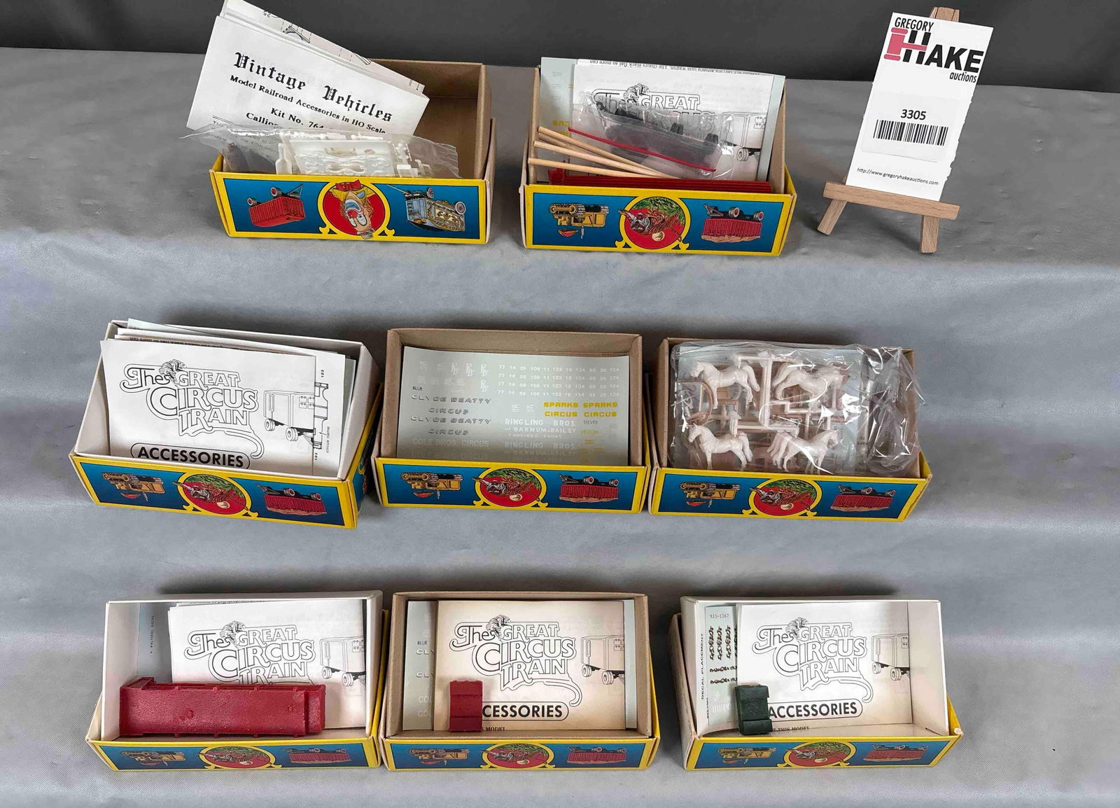 Group of 8 Walthers -The Great Circus Train Accessories (1 of 4)