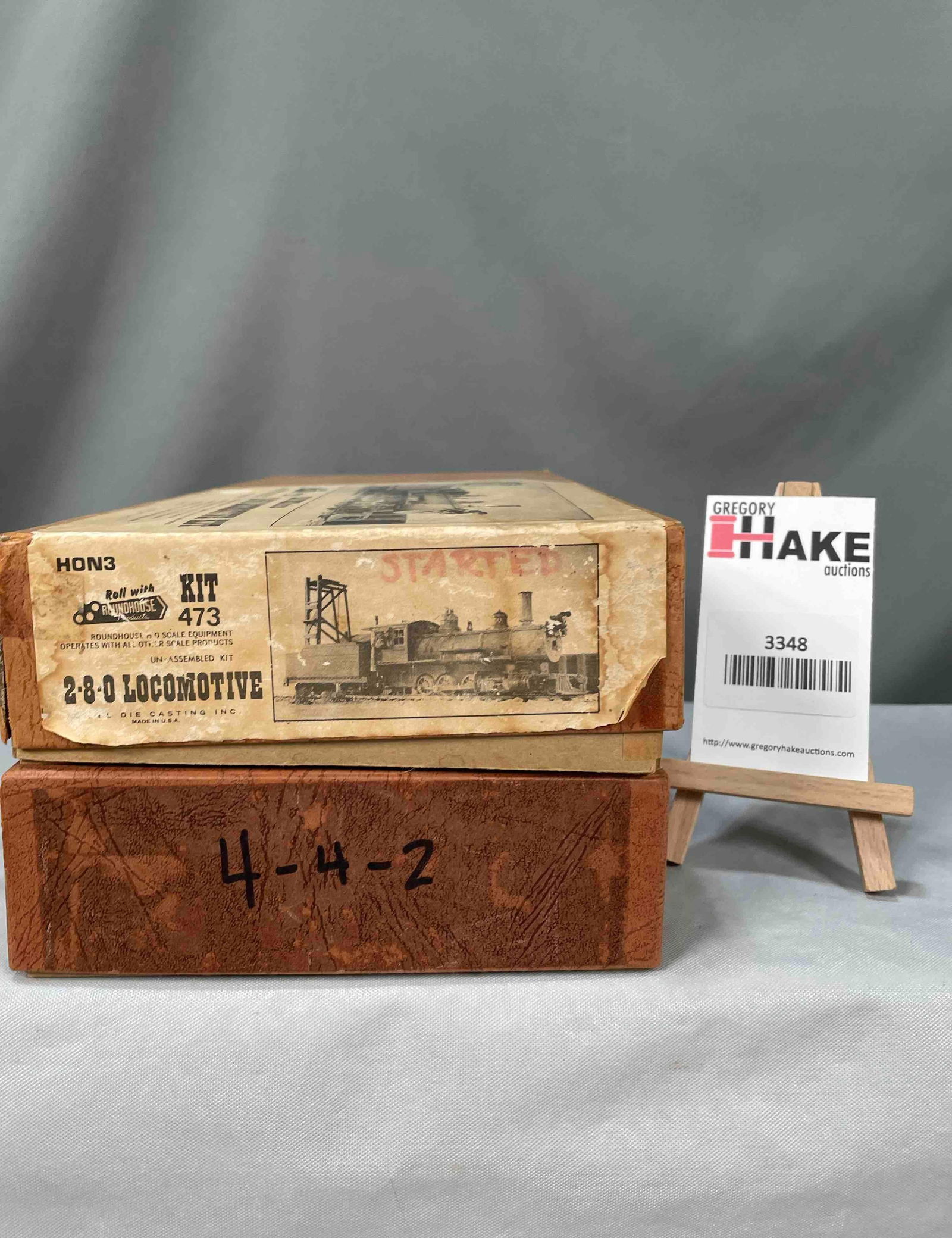 Set of 2 Roundhouse HO Scale Trains: 4-4-2 ATSF  &  2-8-0 Locomotive (1 of 2)