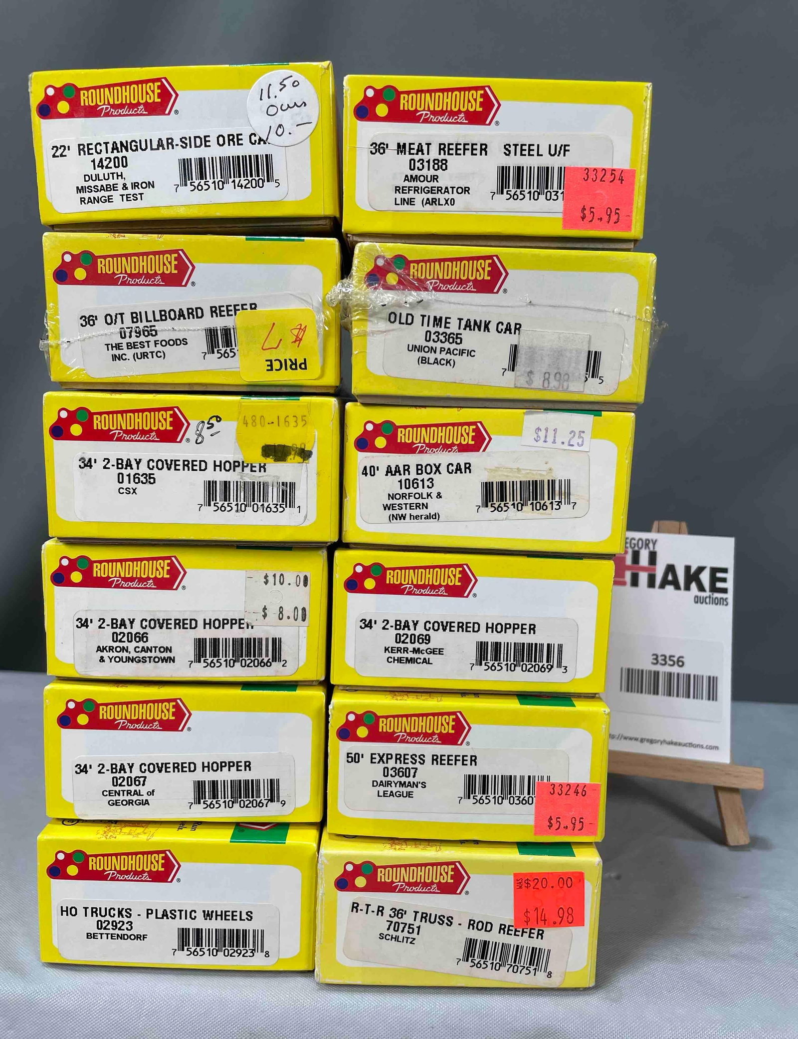 Group of 12 Roundhouse Trains: Group of 12 Roundhouse Trains w/boxes. See phots for details. Size 9x7x10