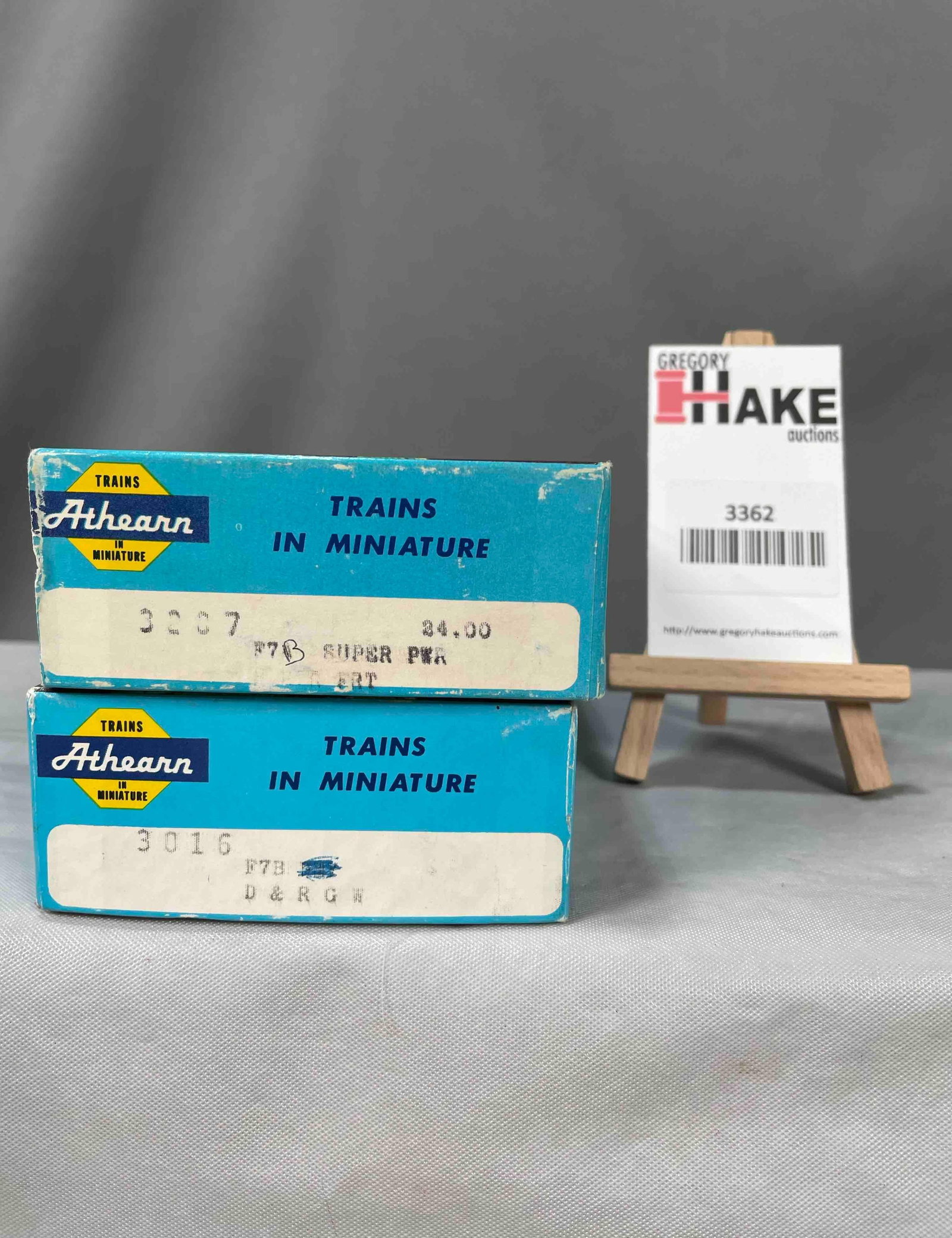 Group of 2 Athearn F7B Units: Group of 2 Athearn F7B Units: 9832B Pennsylvania & 3016 D&7RGW w/boxes. See photos for details. Size 8x4x3