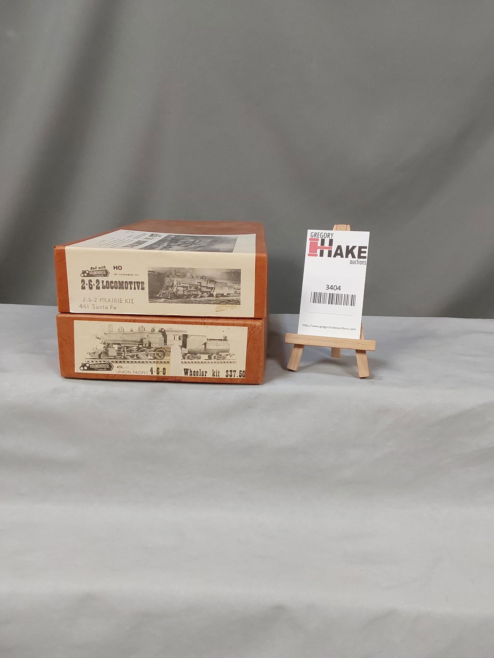 Set of 2 Roundhouse HO Model Kits (1 of 2)