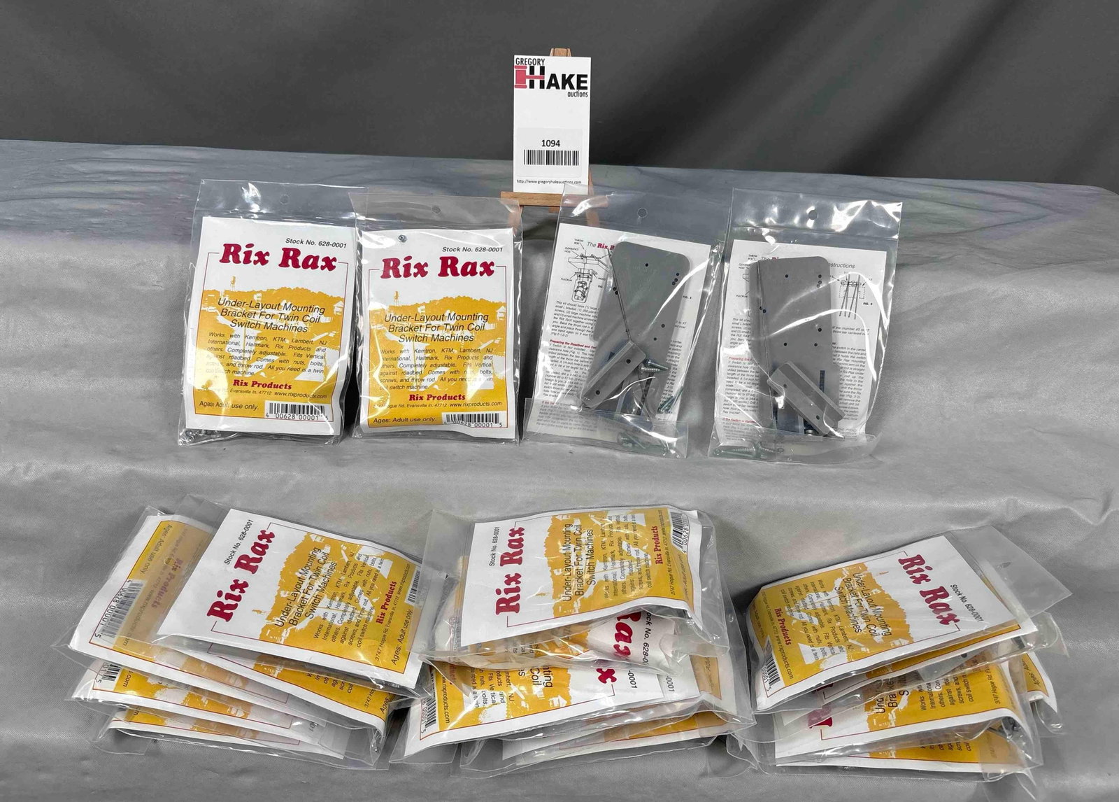 Rix Rax under layout brackets 628-0001: Rix-Rax twin coil mounting brackets (20 count) MIB