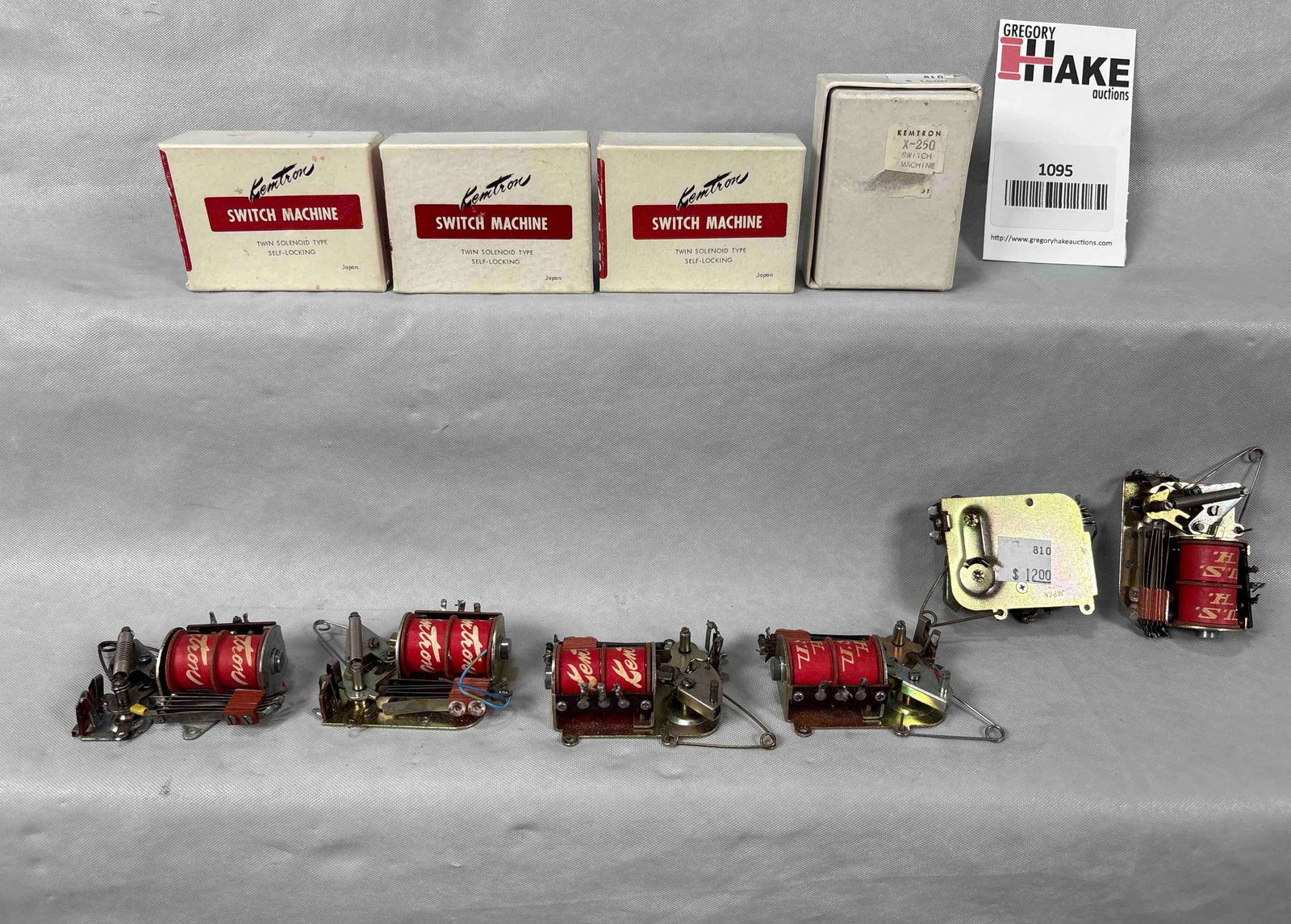 Desirable Kemtron Twin Coil switch machines (1 of 1)