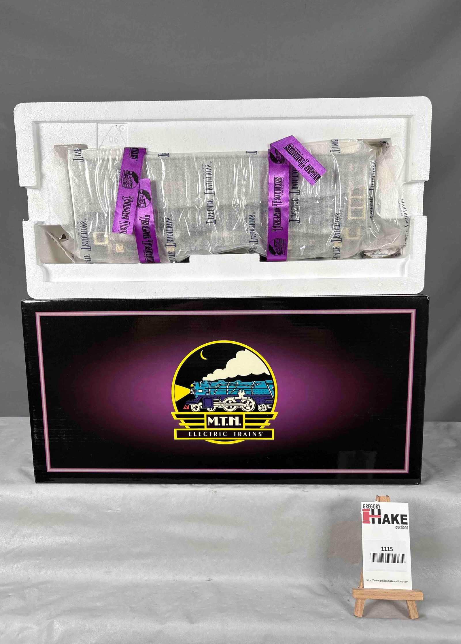 MTH AF 4006 Standard Gauge Hopper (1 of 2)