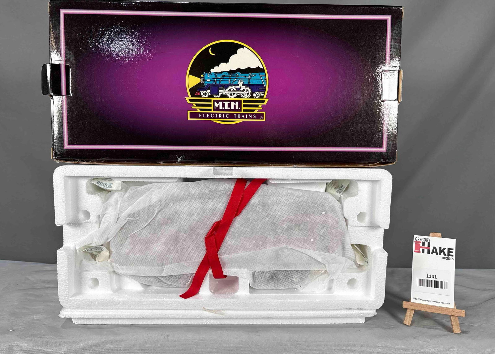 MTH Lionel 300 Series Standard Gauge Passenger Car (1 of 2)