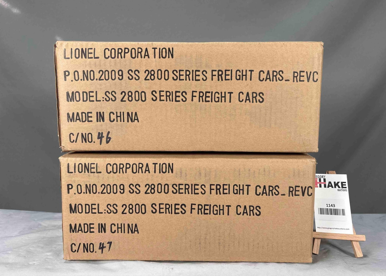 LCT 2816 Coal hoppers ( 2 Hoppers): Lionel Corporate Tinplate 2816 coal hoppers (2) in Bright red with nickel trim livery. C10 condition with OB and factory shipper SKU 11-70013