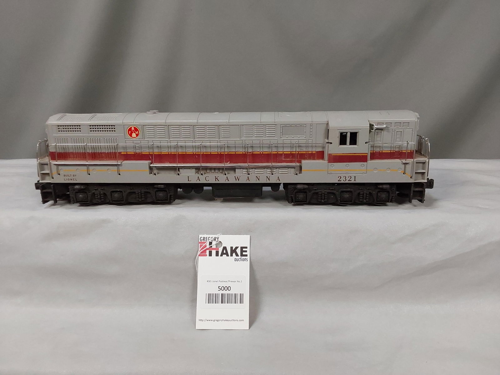 Lionel Postwar 2321 Lackawanna Grey Top FM Diesel Locomotive (1 of 6)