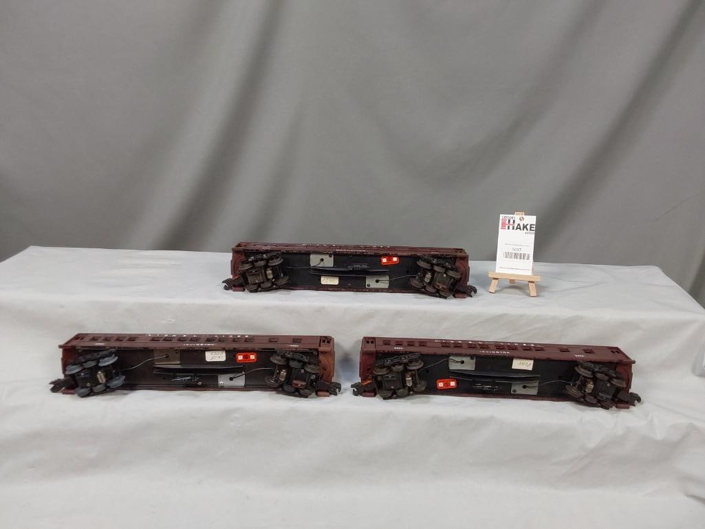 Lionel Postwar 2625, 2625, 2628 Irving Style Passenger Cars- Restored: Lionel Postwar 2625, 2625, 2628 Irving Style Passenger Cars- Restored, lower C7. Size 15x9x4