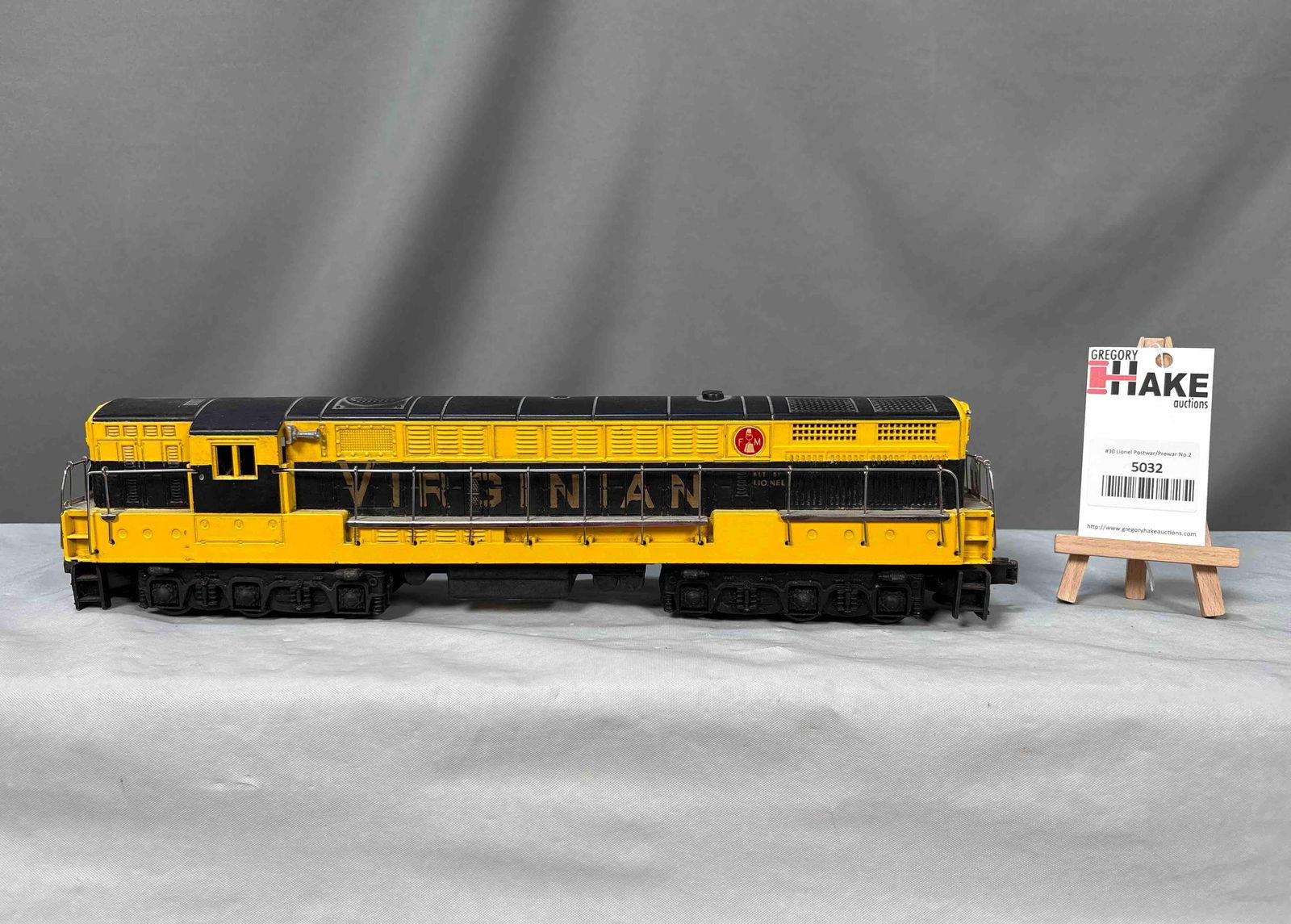 Lionel Postwar Black/Yellow 2331 Virginian FM Loco (1 of 6)