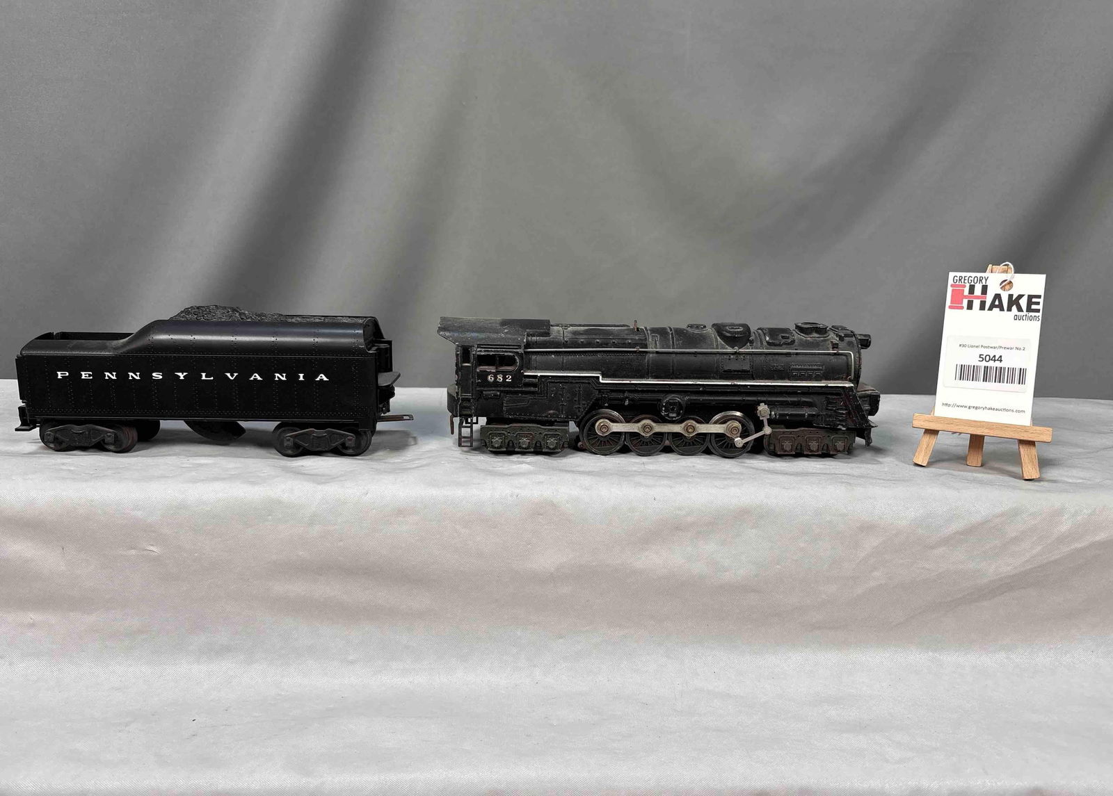 Lionel Postwar 682 Steam Turbine w/2046W-50 Pennsylvania Tender: Lionel Postwar 682 Steam Turbine w/2046W-50 Pennsylvania Tender. Both pieces need to be cleaned and are C7. Size 12x6x4