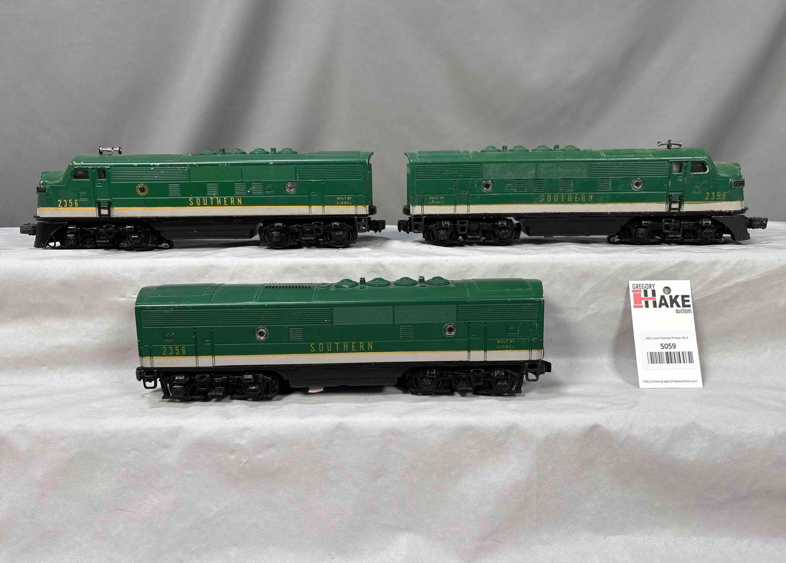 Lionel Postwar 2356 Southern A-B-A F3 Diesel Locomotives: Lionel Postwar 2356 Southern A-B-A F3 Diesel Locomotives,� lower C7. Size 14x9x4