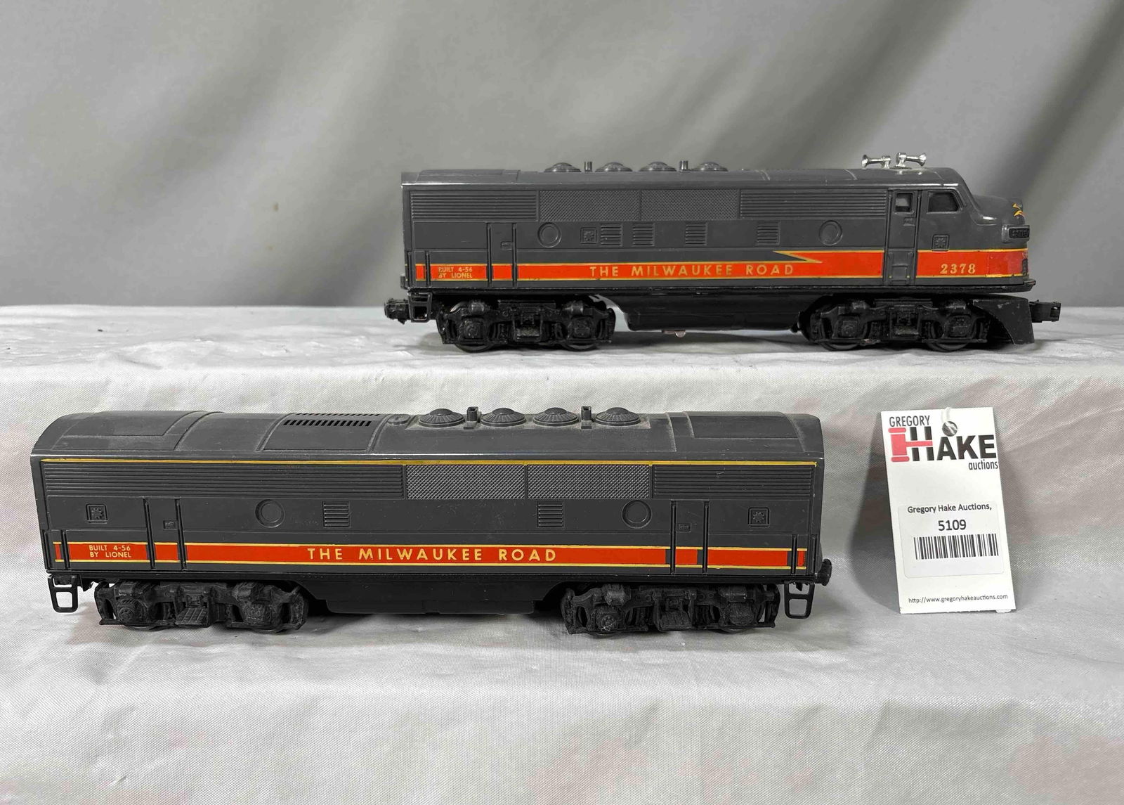 Lionel Postwar 2378 Milwaukee Road AB Diesel F3 Locomotives (1 of 6)