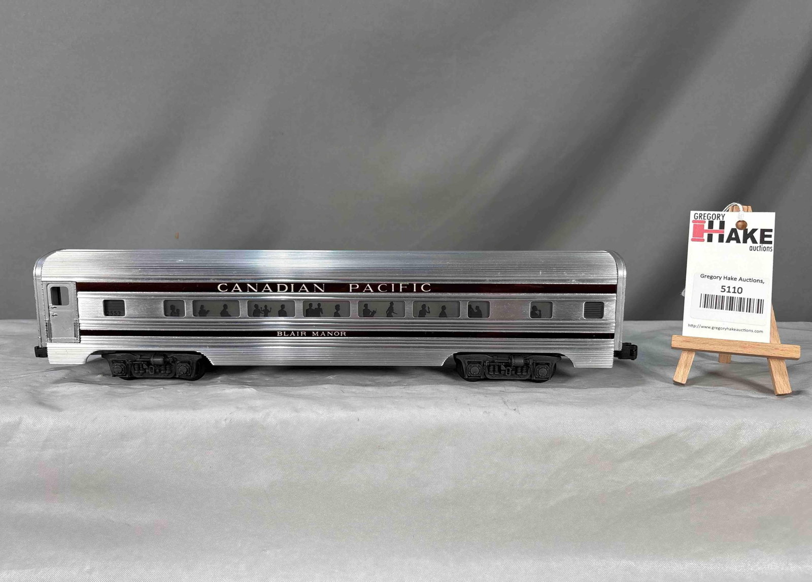 Lionel Postwar 2553 Canadian Pacific Pullman Passenger Car: Lionel Postwar 2553 Canadian Pacific Pullman Passenger Car, C7. Size 17x3x4