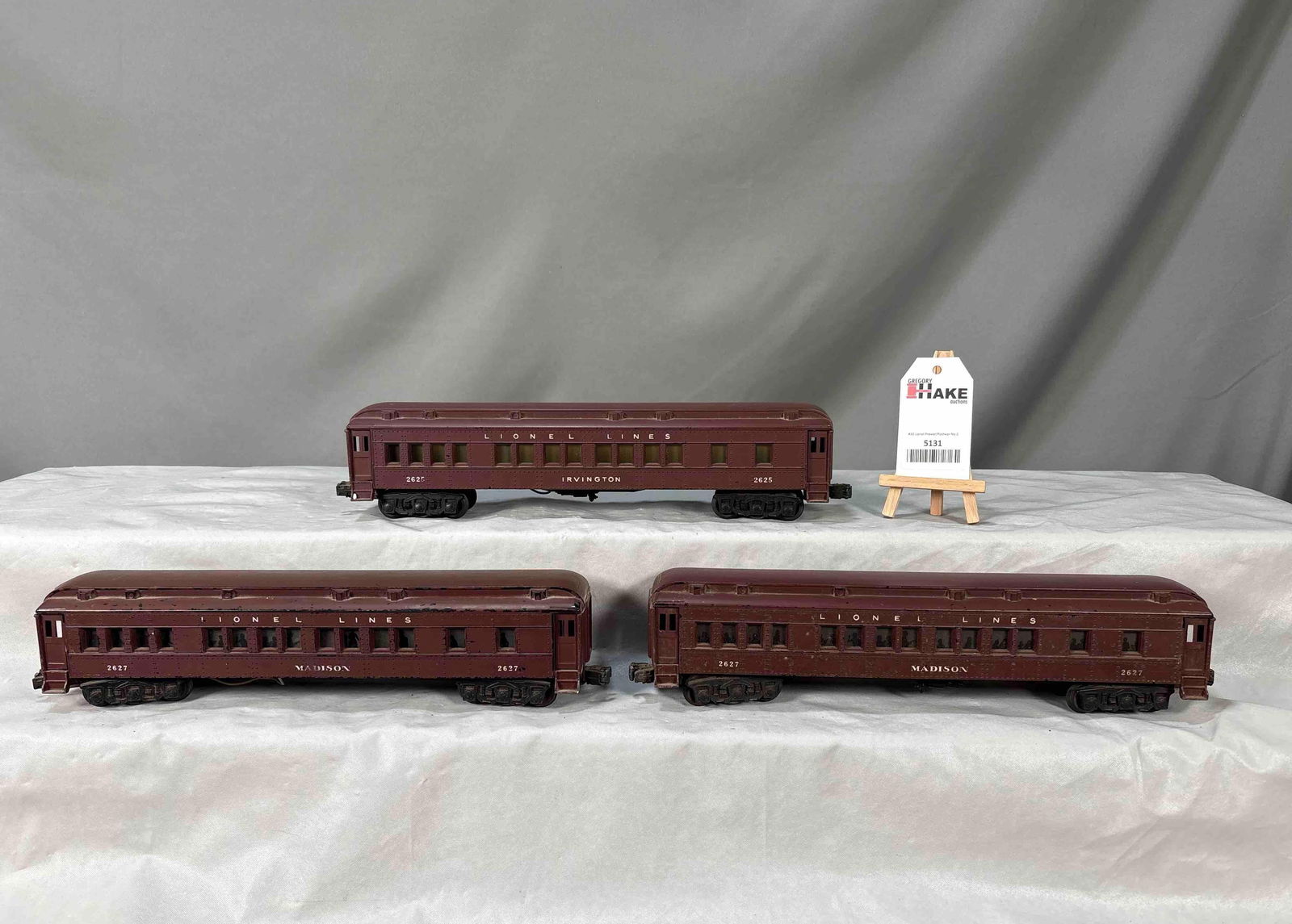 Lionel Postwar 2625, -27, Madison x2: Lionel Postwar 2625, -27, Madison x2, C6. Size 15x10x4