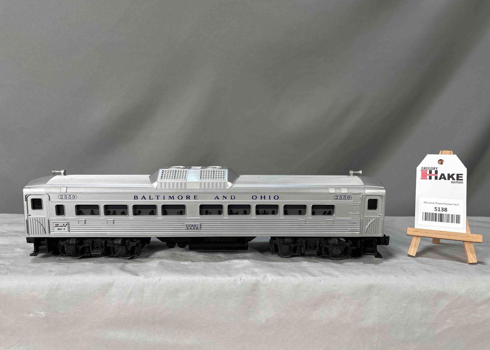 Lionel Postwar 2559 Dummy Budd Passenger Car (1 of 6)