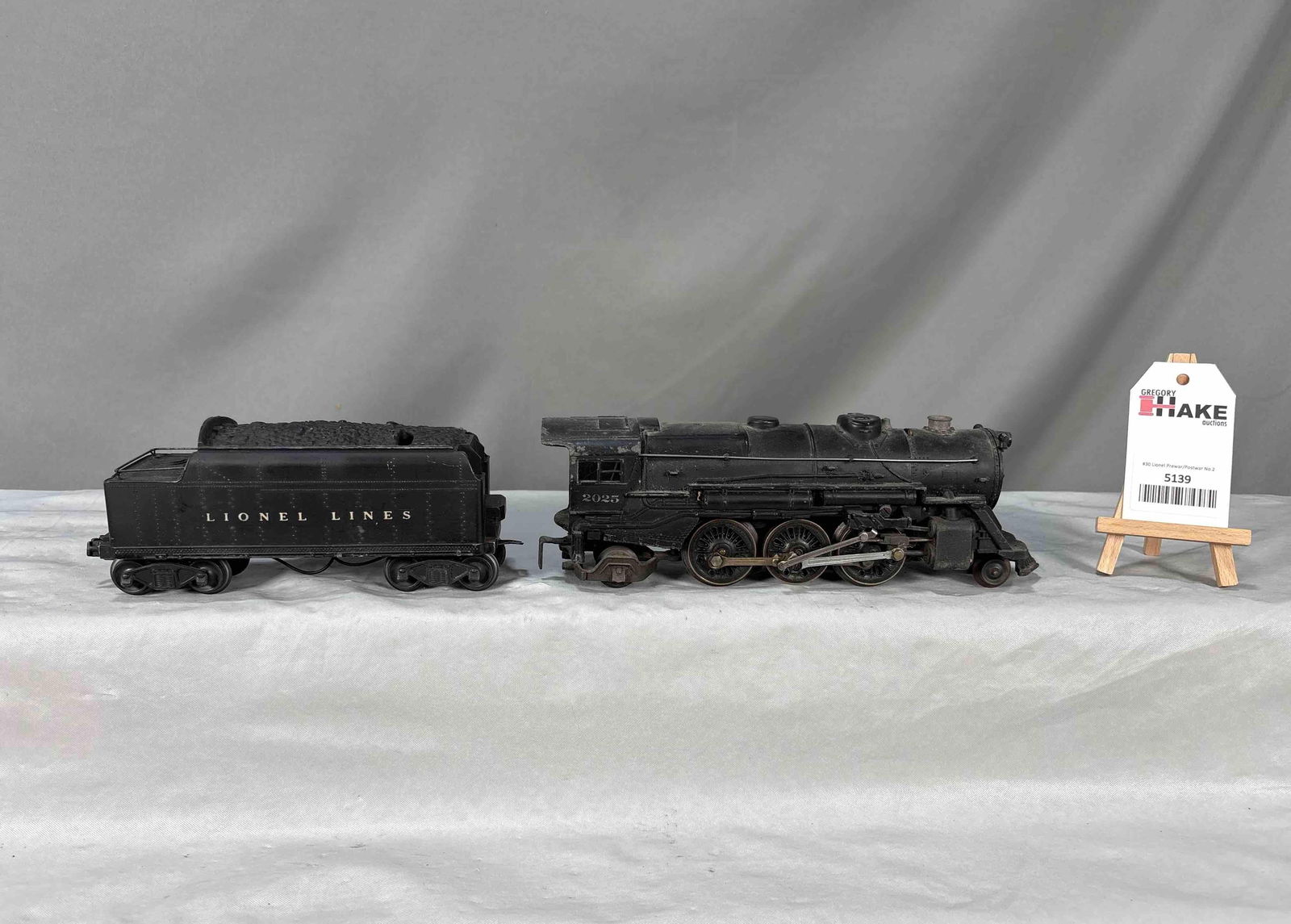 Lionel Postwar 2025 Steam Locomotive & Tender (1 of 6)