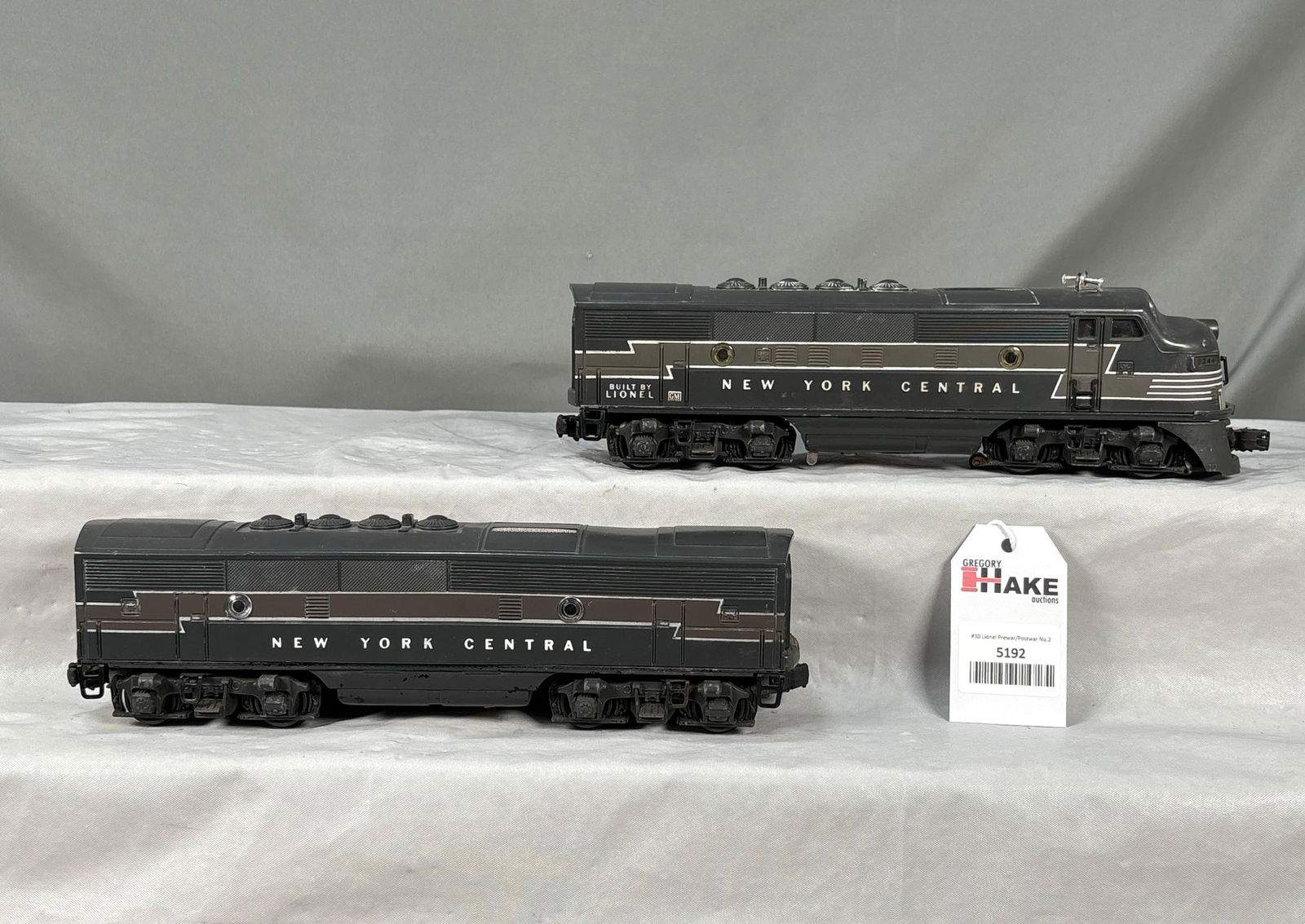 Lionel Postwar 2344 New York Central Powered A Unit & Dummy B Unit (1 of 6)