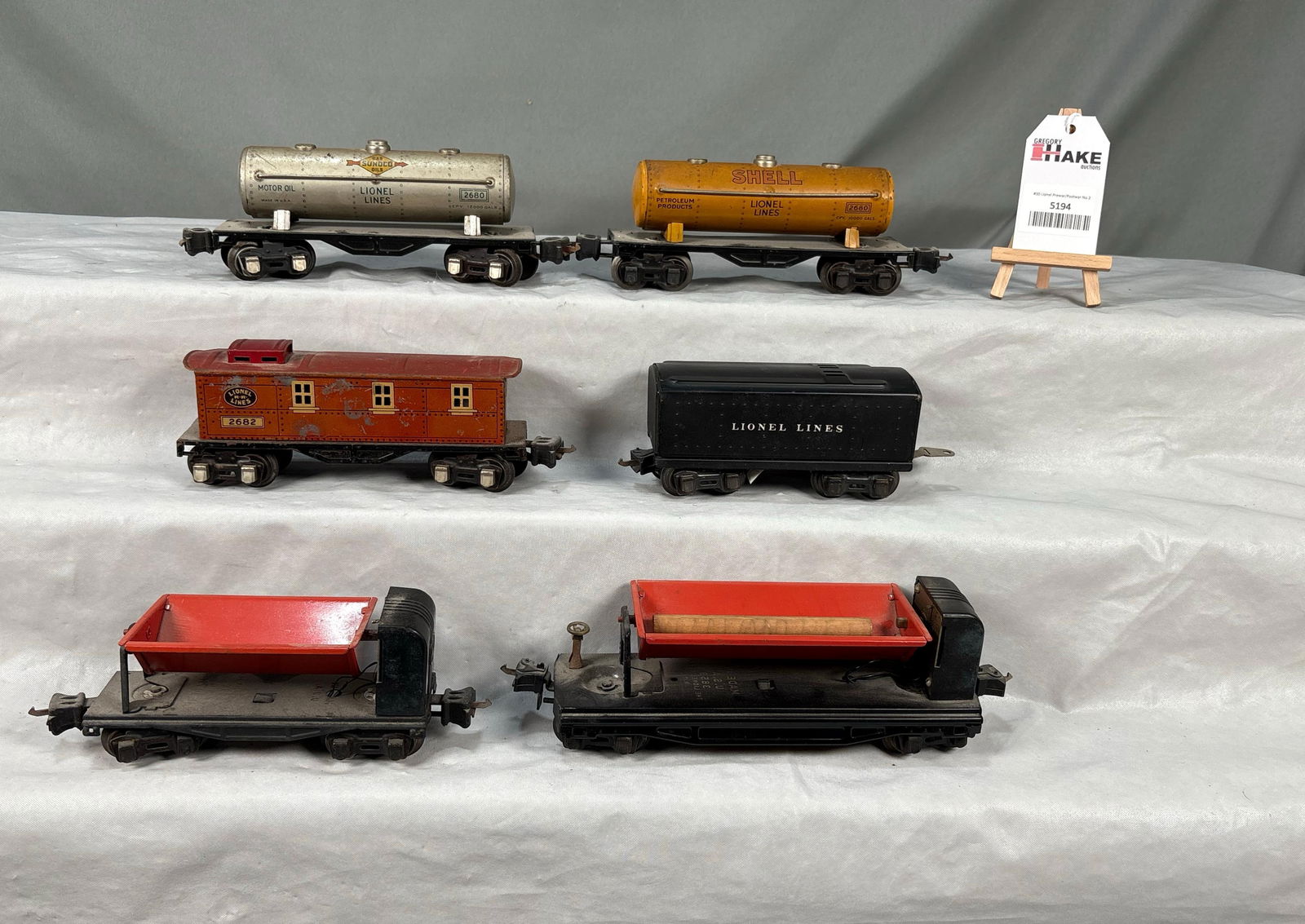 5 Lionel Prewar Freight Cars and 1689T Tender (1 of 6)