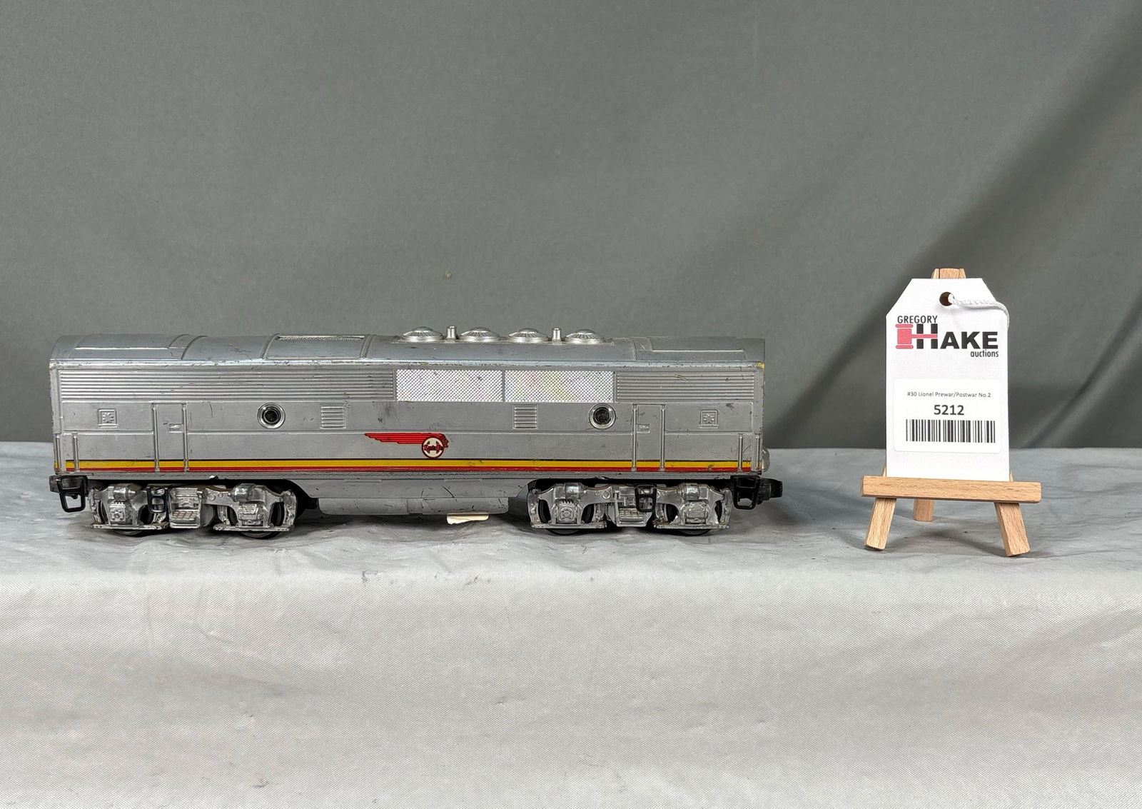 Lionel Postwar 2343C Screen-top Santa Fe F3 Dummy B Unit (1 of 6)