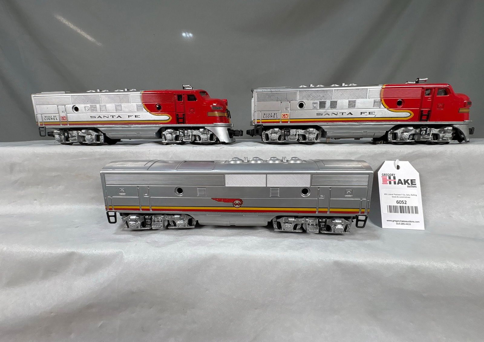 Lionel Postwar 2343 F3 Santa Fe ABA Diesel Locomotives (1 of 6)