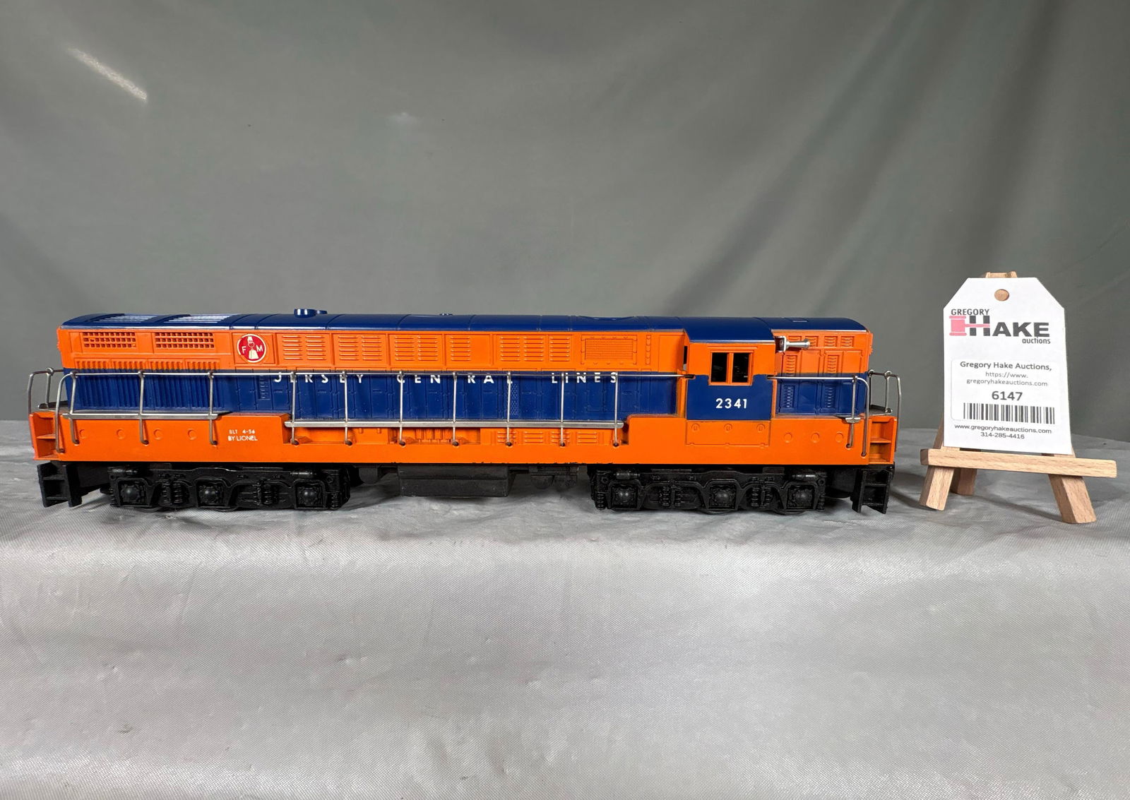 Lionel Postwar 2341 Jersey Central FM Diesel Locomotive (1 of 6)