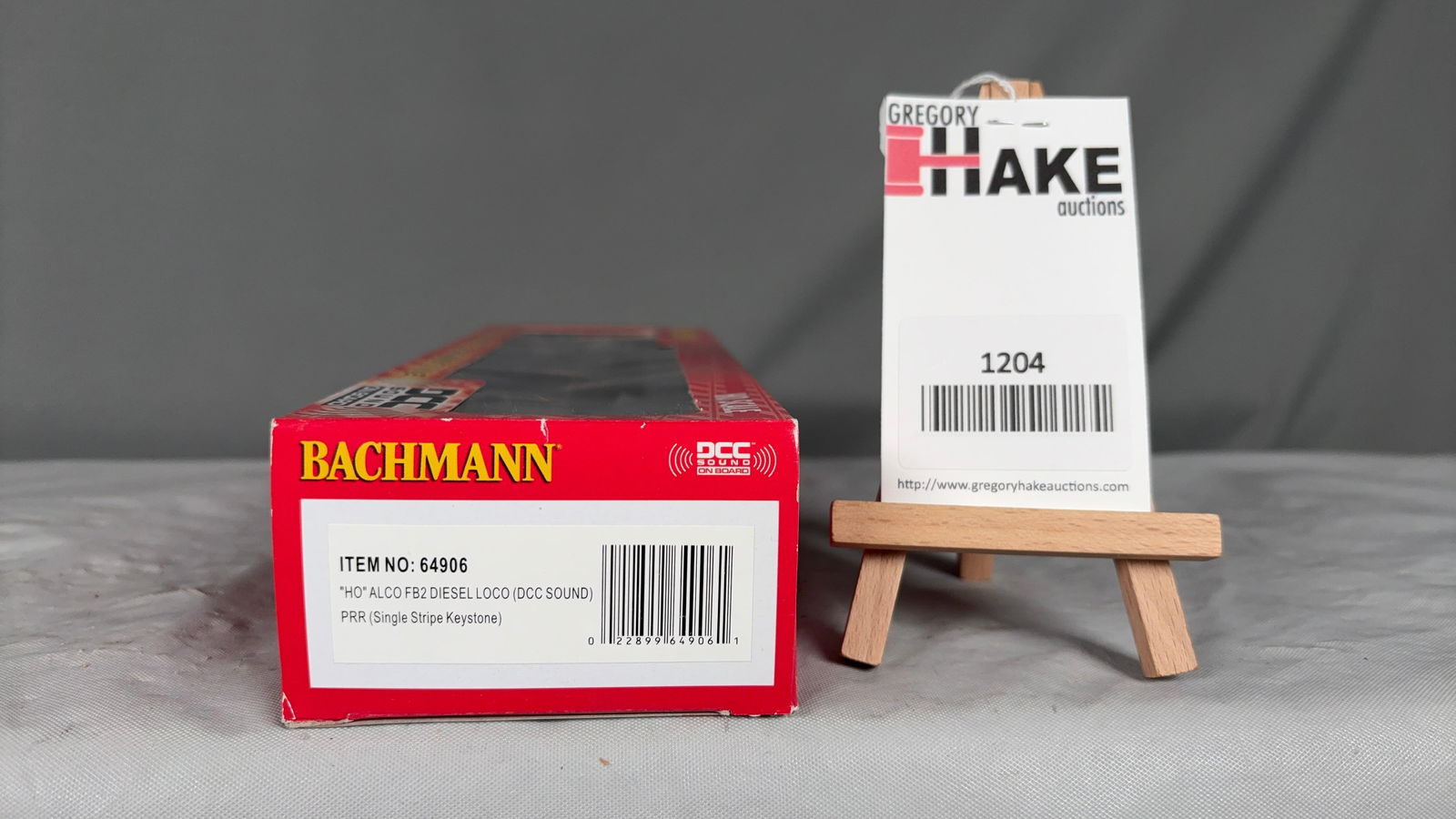 Bachmann No. 64906 HO Alco FB 2 Diesel Locomotive w/OB: Bachmann No. 64906 HO Alco FB 2 Diesel Locomotive w/OB, C7/8. Size 11x4x2