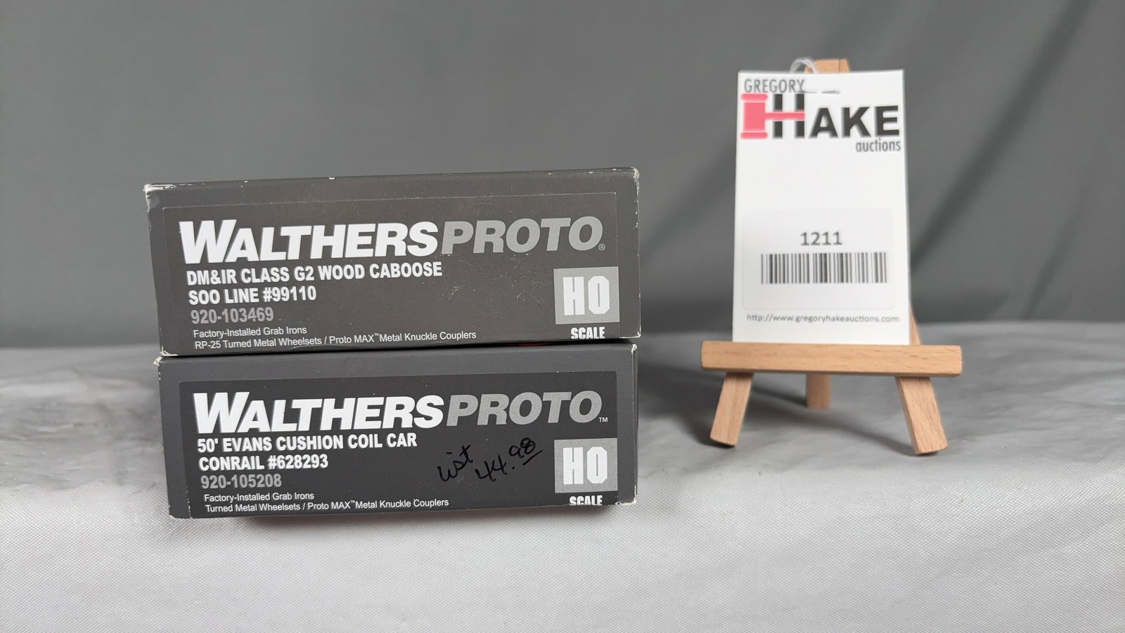 Set of 2 Walthers Proto HO Cars w/OB (1 of 2)