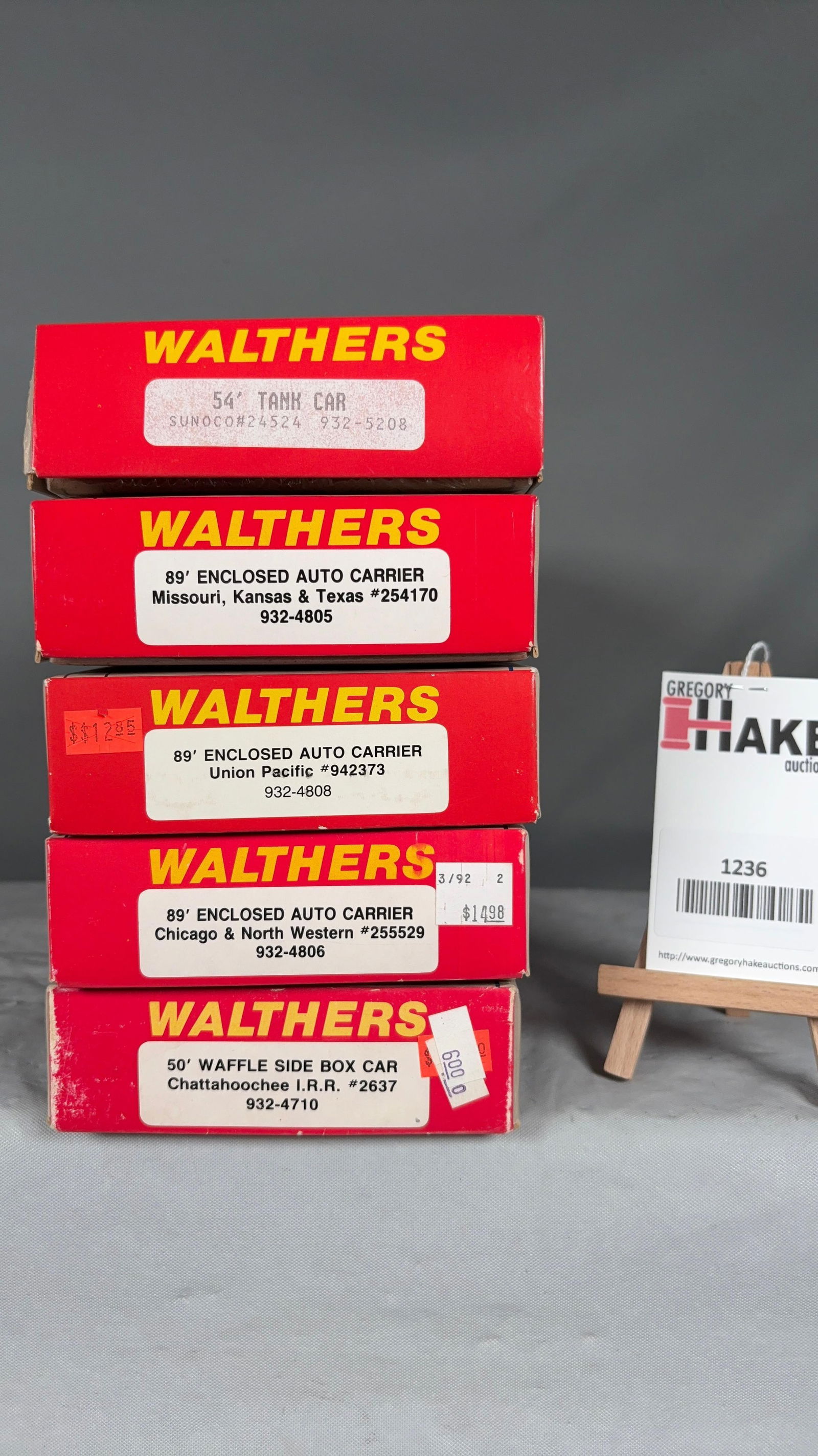 Lot of 5 Walthers HO Freight Cars w/OB (1 of 2)