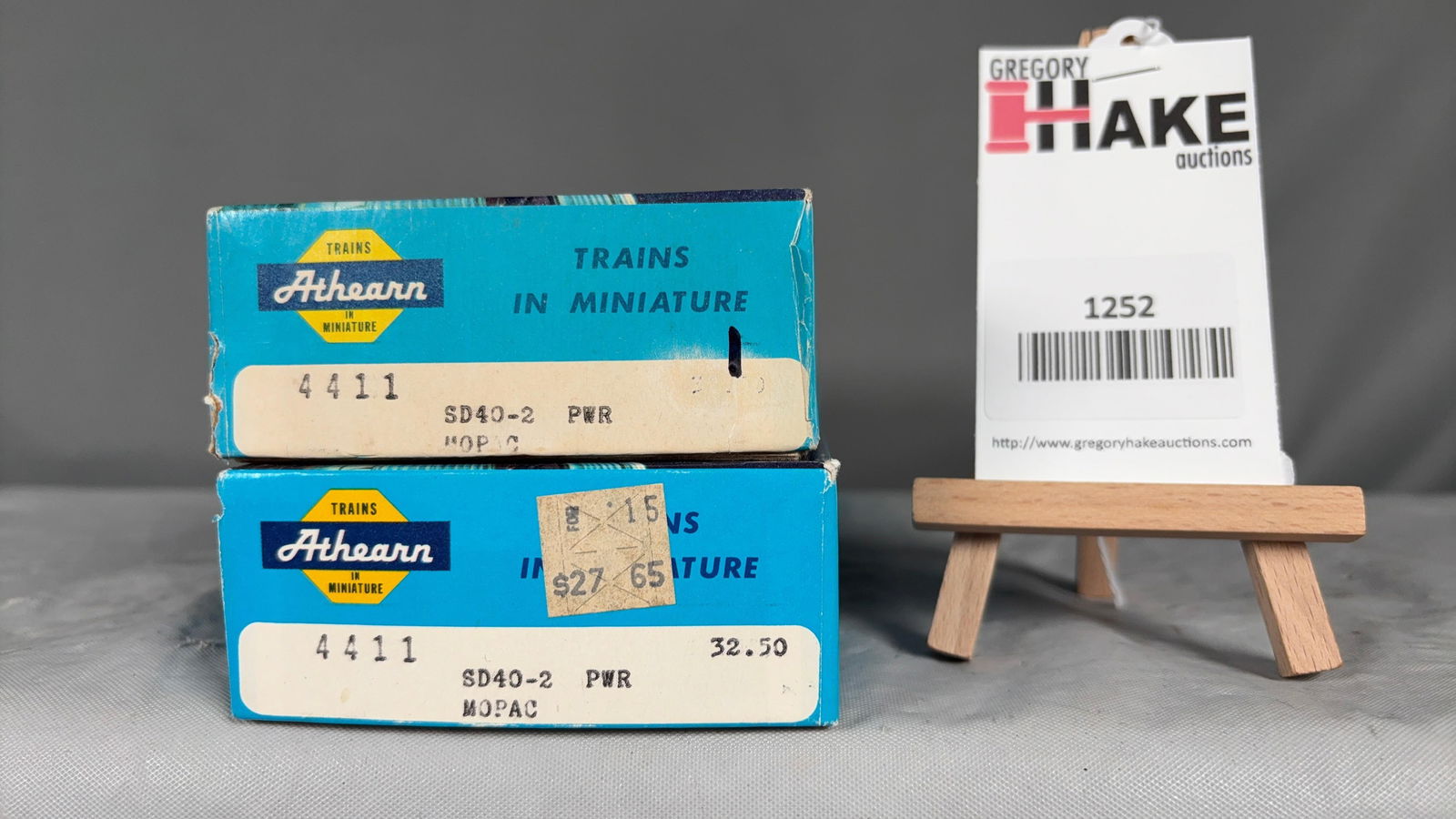 Lot of 2 Athearn HO Locomotives w/OB: Lot of 2 Athearn HO Locomotives w/OB, C7/8. Size 11x4x3