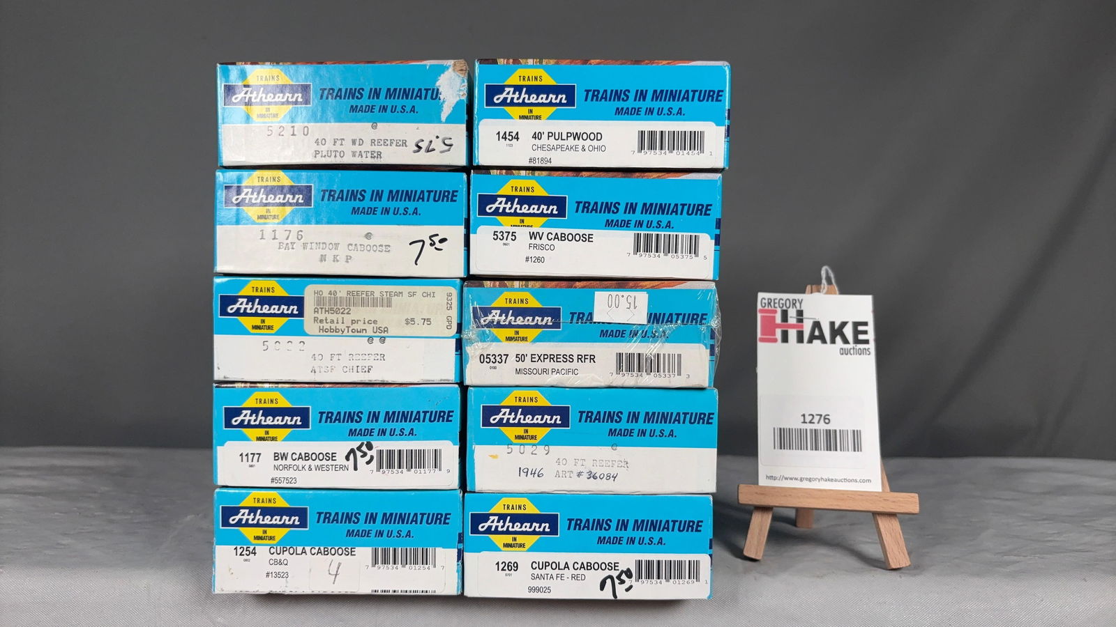 Lot of 10 Athearn HO Freight Cars w/OB: Lot of 10 Athearn HO Freight Cars w/OB, C7/8. Size 8x8x8