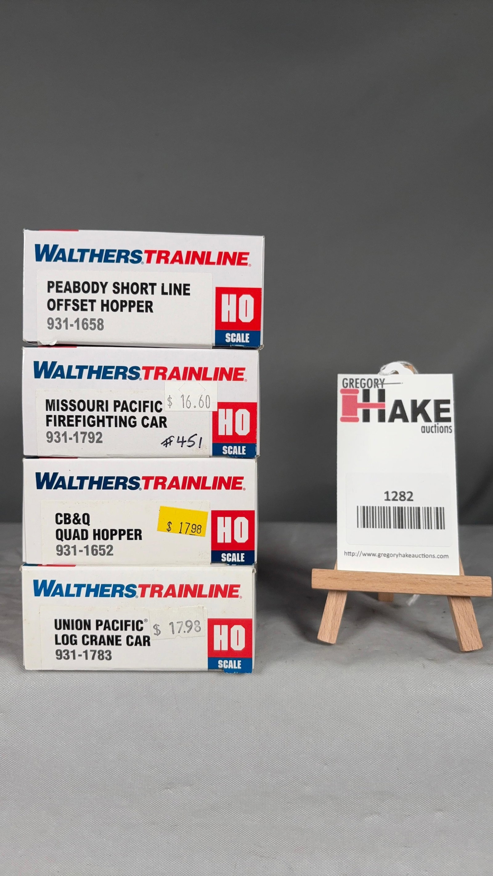 Lot of 4 Walthers HO Freight Cars w/OB (1 of 2)