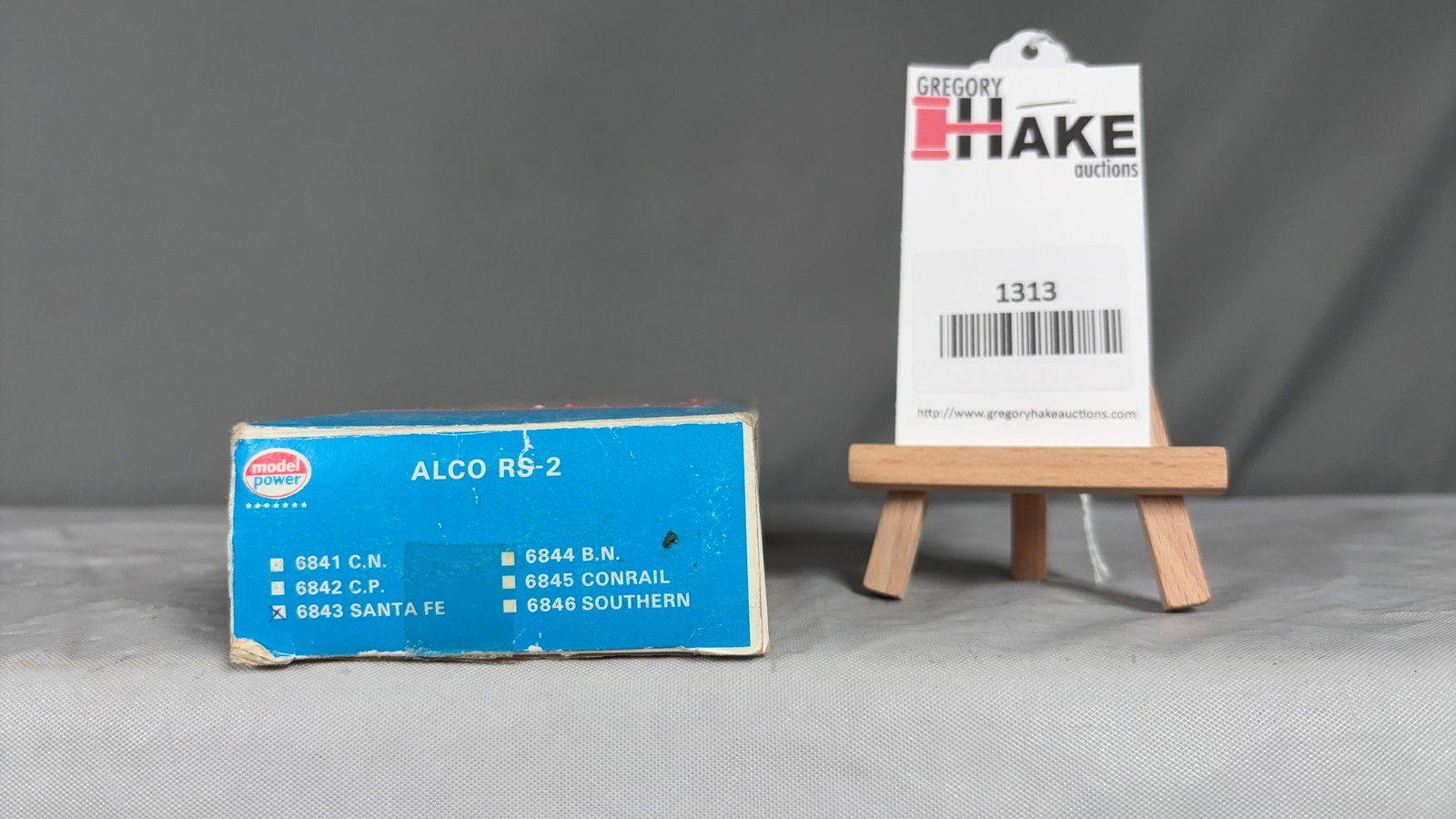Model Power HO Pennsylvania RS-2 w/OB: Model Power HO Pennsylvania RS-2 w/OB, C7/8.Size10x4x2