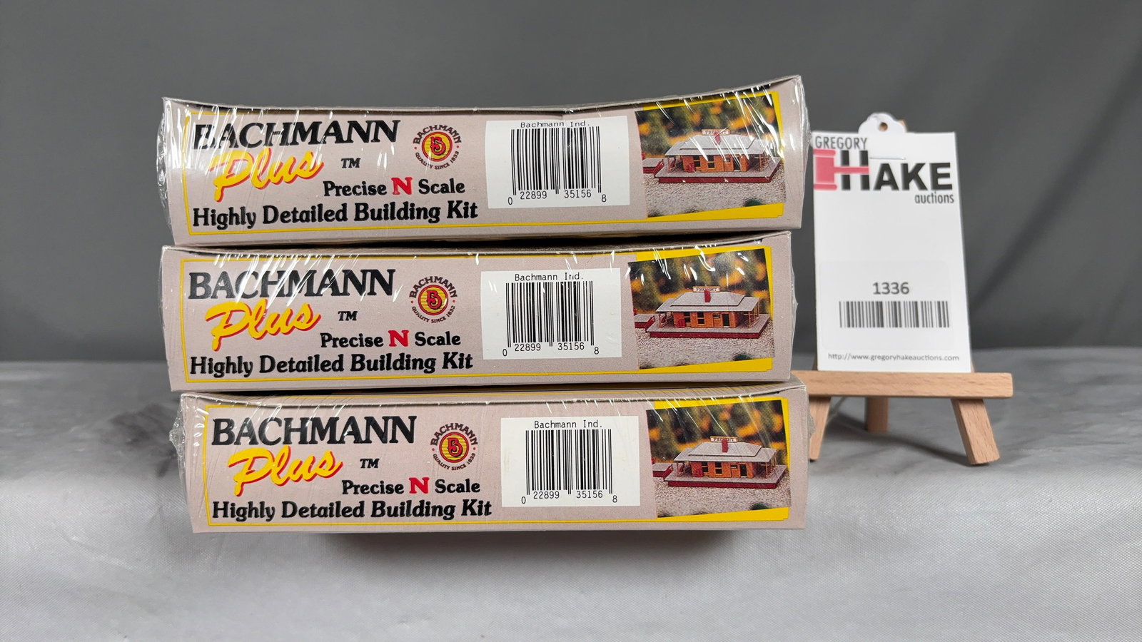 Lot of 3 Bachmann HO End Scale Building Kits w/OB: Lot of 3 Bachmann HO End Scale Building Kits w/OB, C7/8. Size 10x7x5