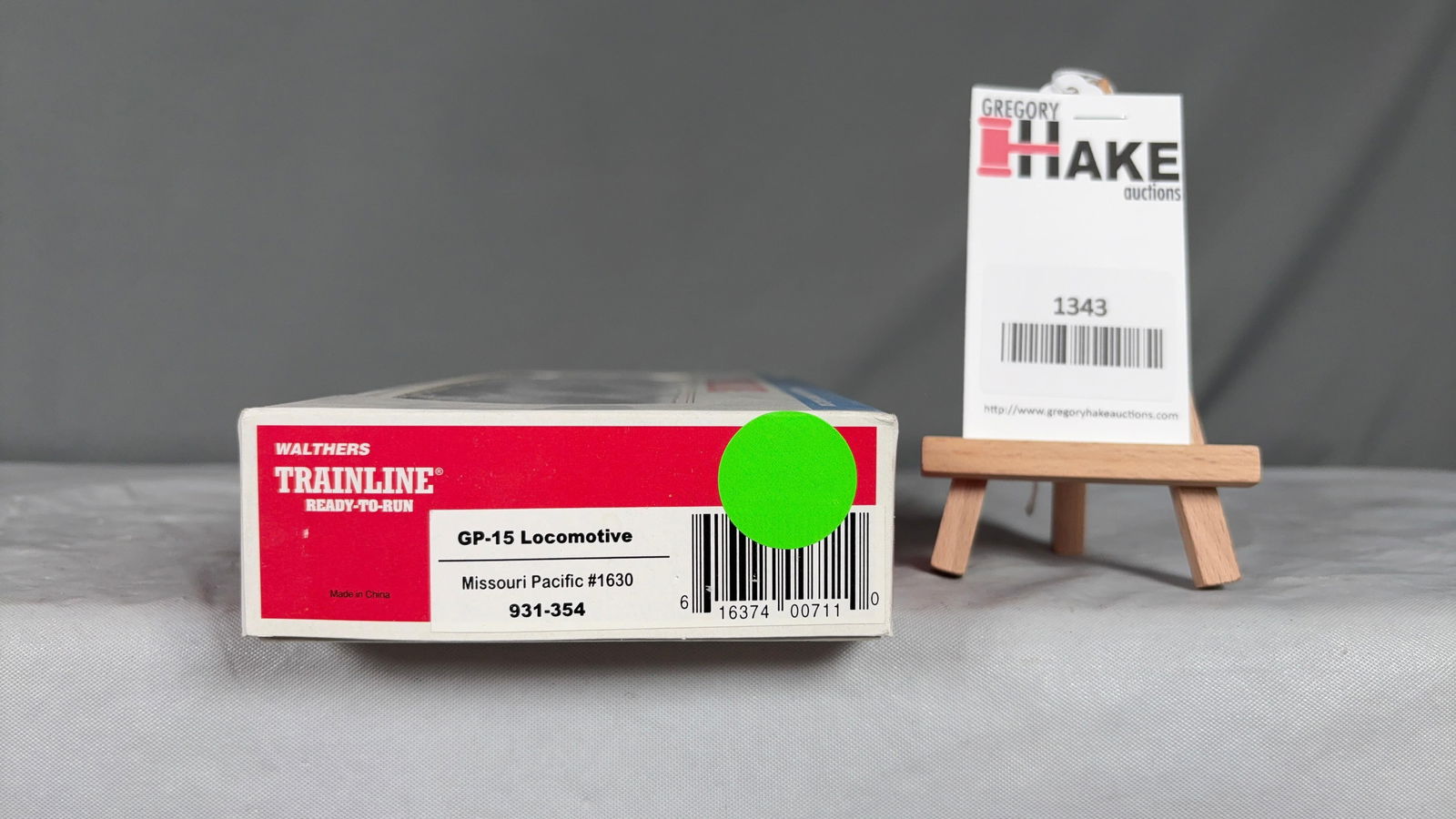 Walthers HO GP-15 Missouri Pacific Locomotive w/OB (1 of 2)