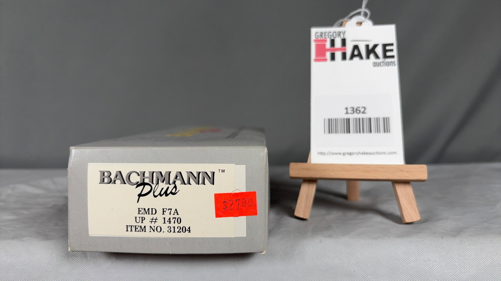 Bachmann Plus S Gauge Union Pacific F7A w/OB: Bachmann Plus S Gauge Union Pacific F7A w/OB, C7/8.Size10x4x2