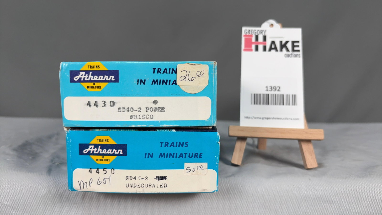 Lot of 2 Athearn HO Locomotives w/OB: Lot of 2 Athearn HO Locomotives w/OB, C7/8. Size 11x4x3