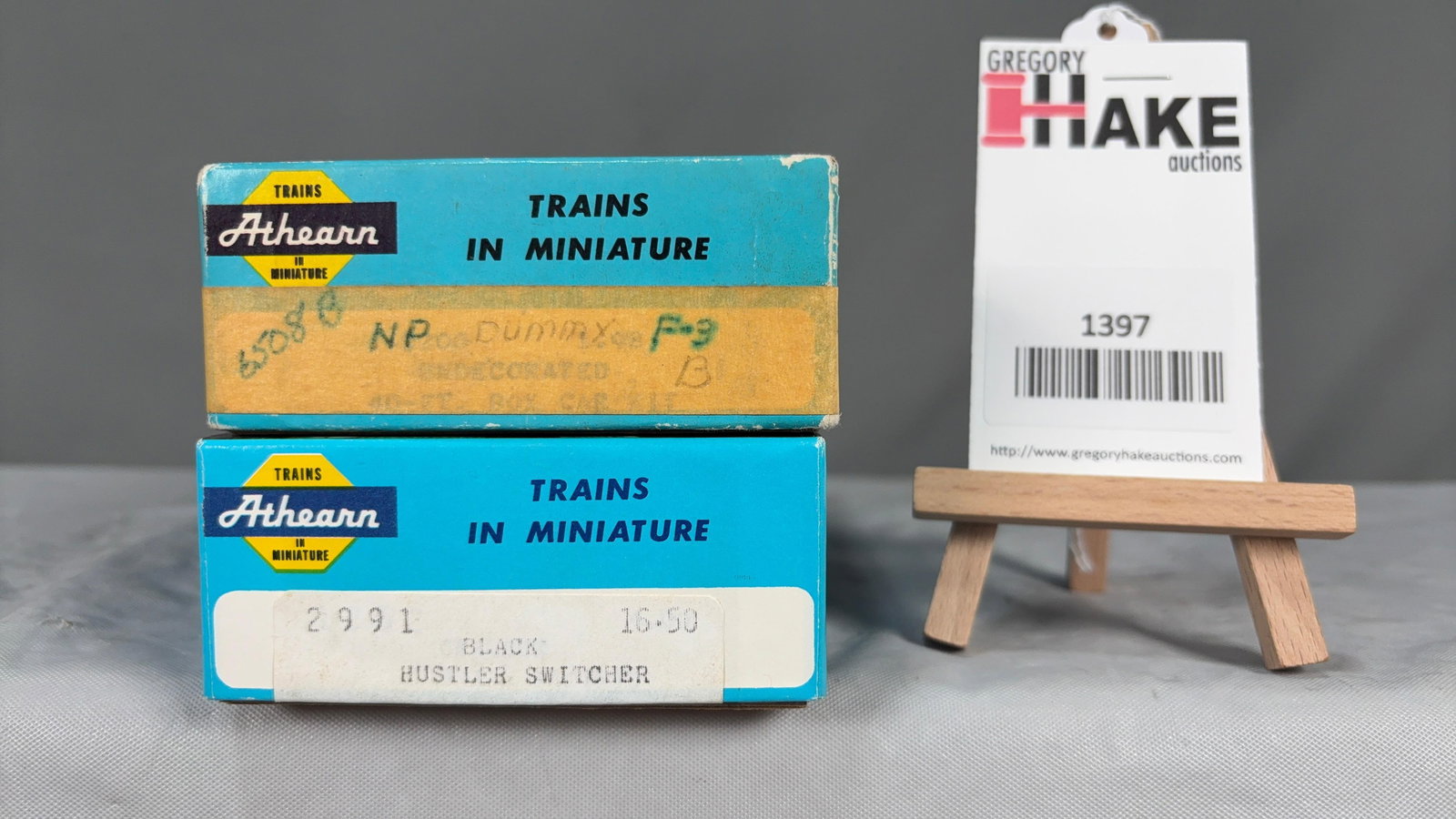 Lot of 2 Athearn HO Includes 1 Hustler Diesel and 1 Burlington Diesel w/OB (1 of 2)