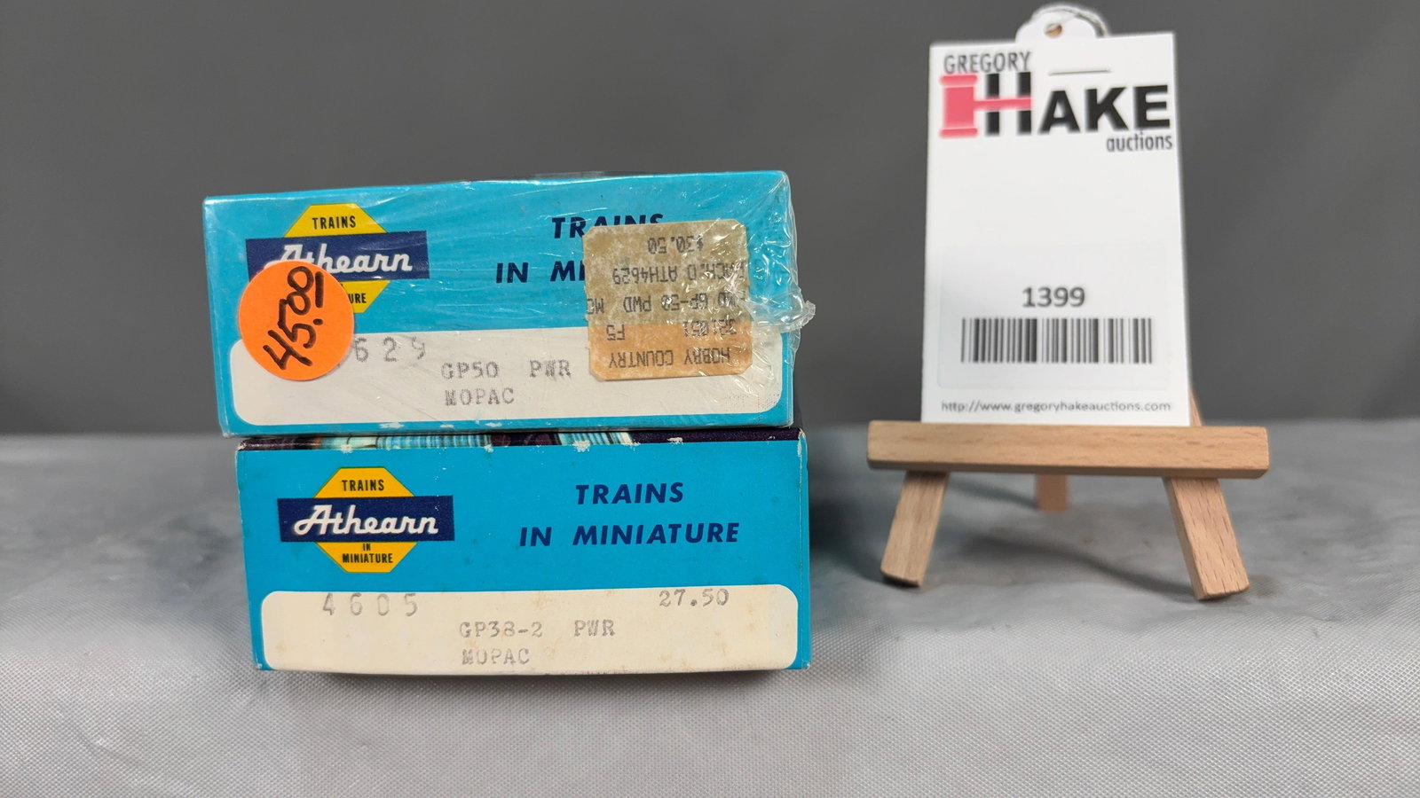 Lot of 2 Athearn Trains Includes 2016 MOPAC and 3512 MOPAC w/OB: Lot of 2 Athearn Trains Includes 2016 MOPAC and 3512 MOPAC w/OB, C7/8. Size 11x4x3