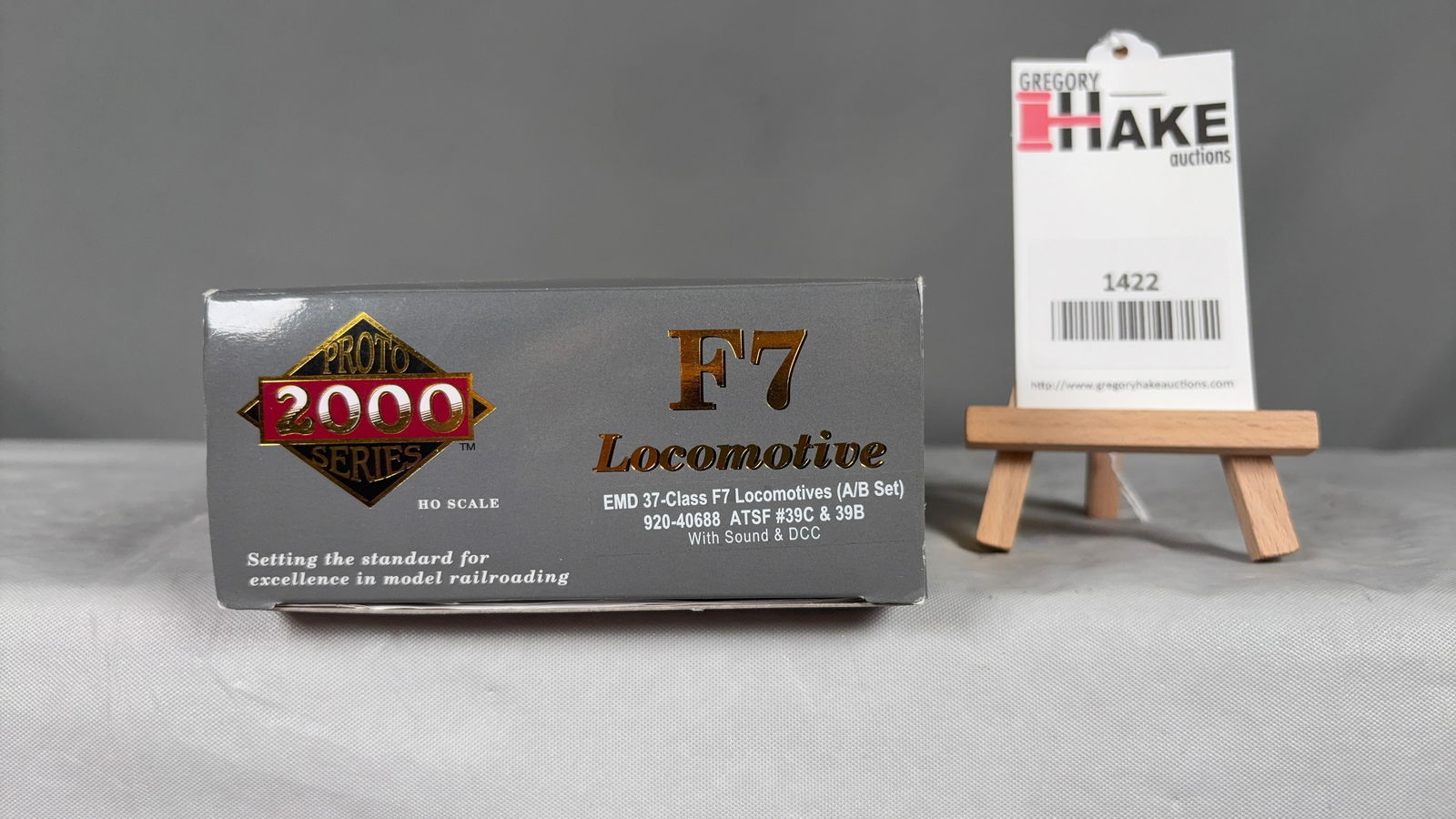 Proto 2000 Series HO EMD F7 B Unit w/OB: Proto 2000 Series HO EMD F7 B Unit w/OB, C7/8.Size12x3x5