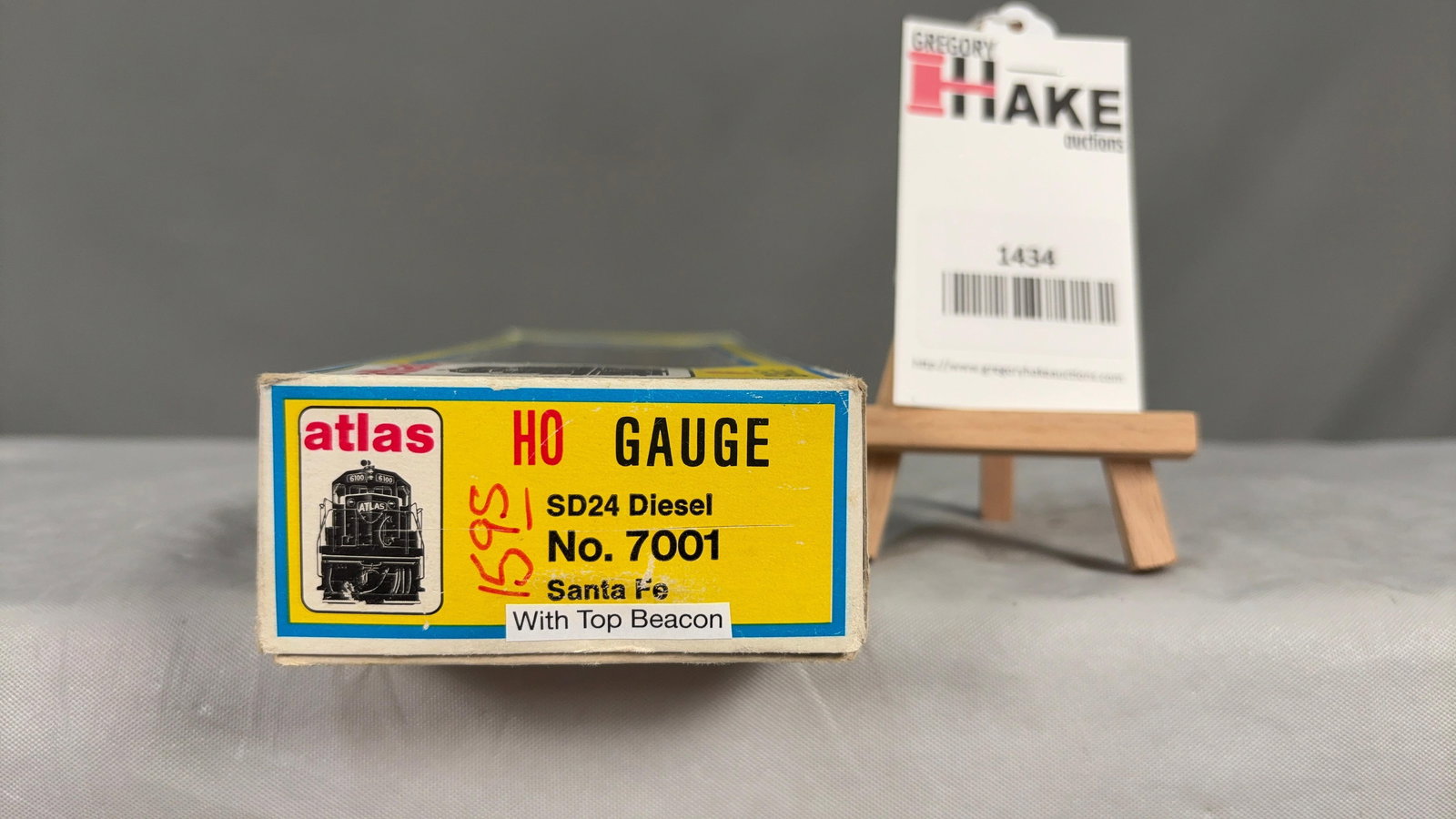 Atlas HO SD 24 Santa Fe 979 Diesel w/OB: Atlas HO SD 24 Santa Fe 979 Diesel w/OB, C7/8. Size 11x4x2