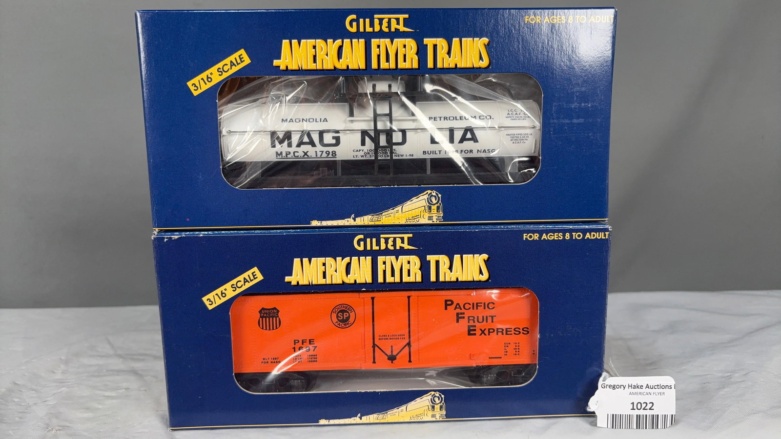 Includes 48211 1998 NASG Magnolia Tank Car and 48205 1997 NASG Pacific Fruit Express Boxcar w/obs: Includes 48211 1998 NASG Magnolia Tank Car and 48205 1997 NASG Pacific Fruit Express Boxcar w/obs. C9.� See photos for details.Size11x5x5