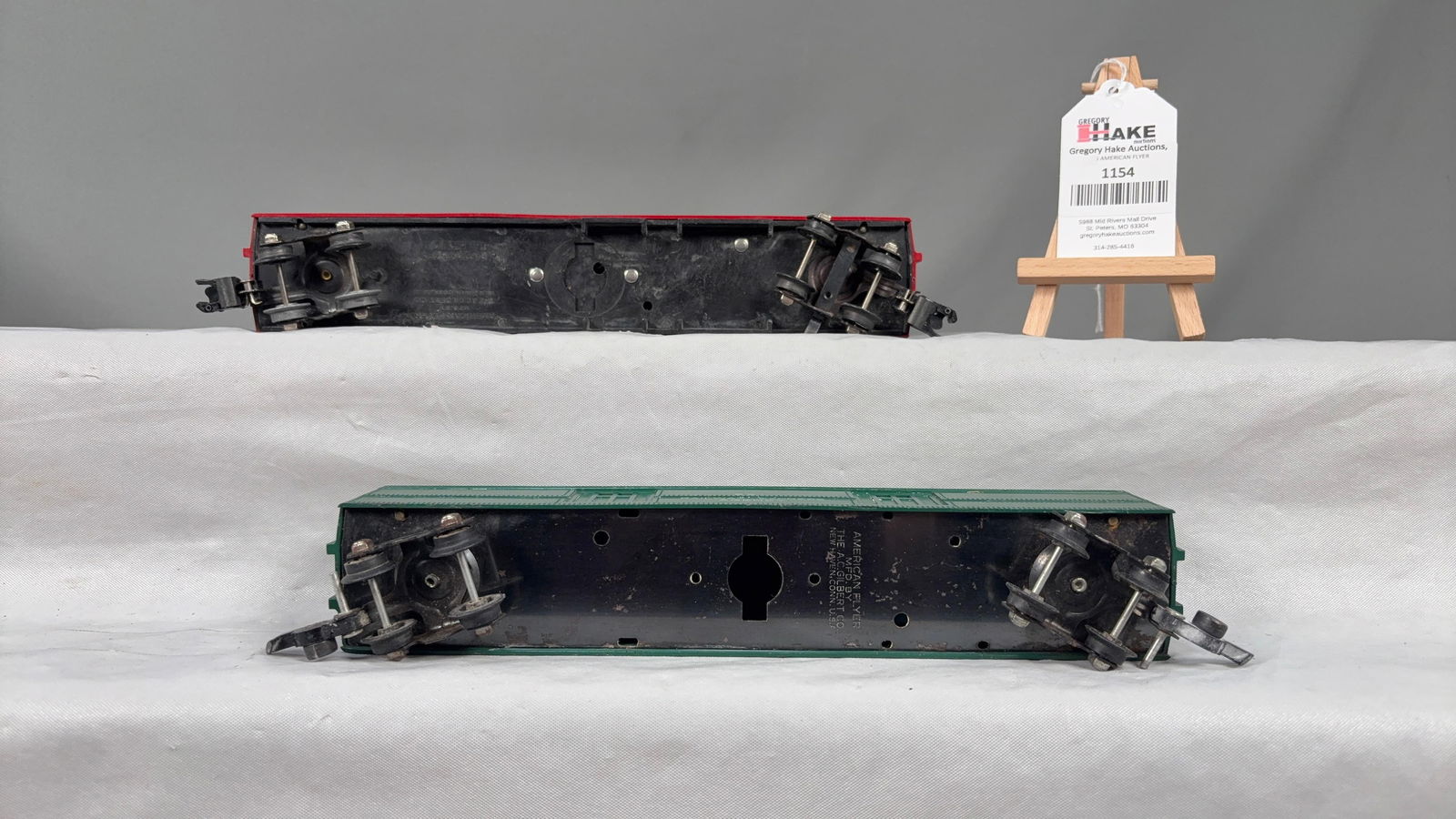 American Flyer Postwar Green 651 and Red 718 REA Cars - 4