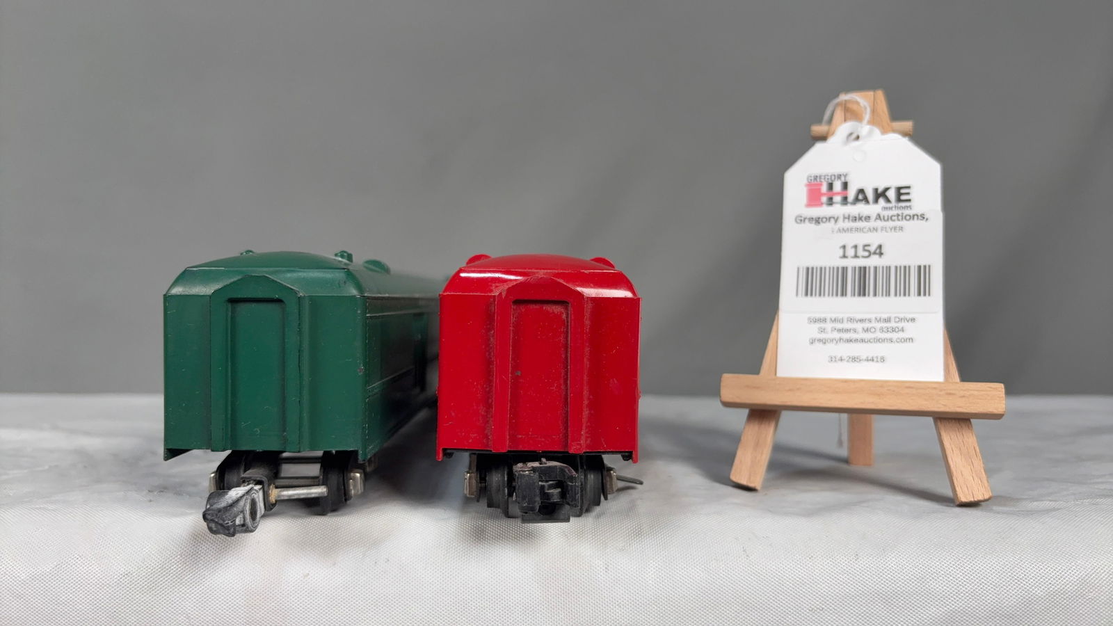 American Flyer Postwar Green 651 and Red 718 REA Cars - 5