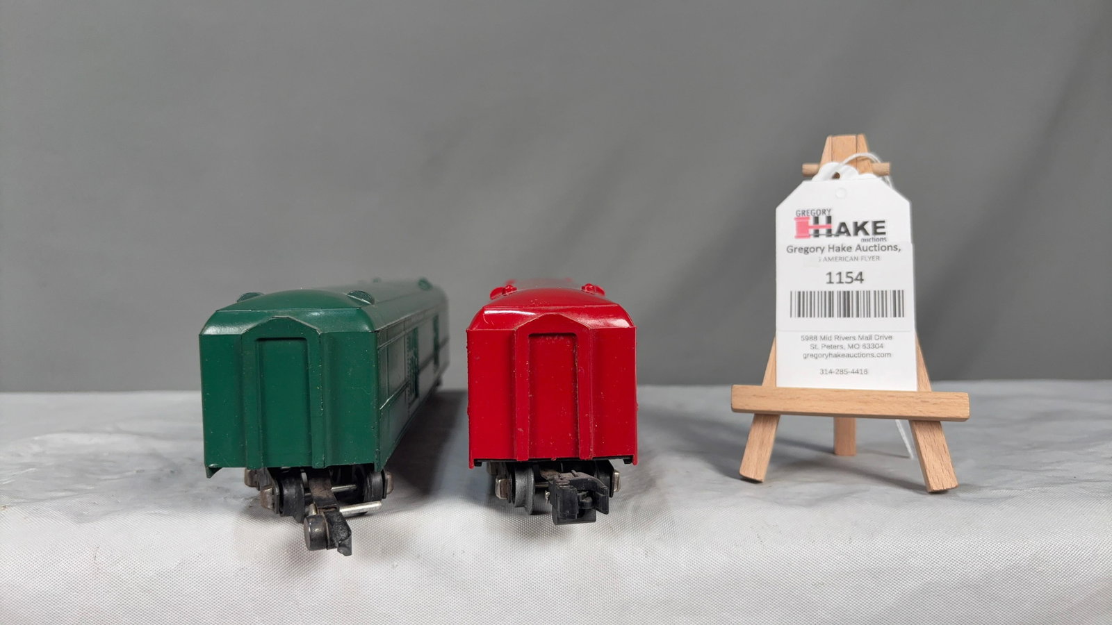 American Flyer Postwar Green 651 and Red 718 REA Cars - 6